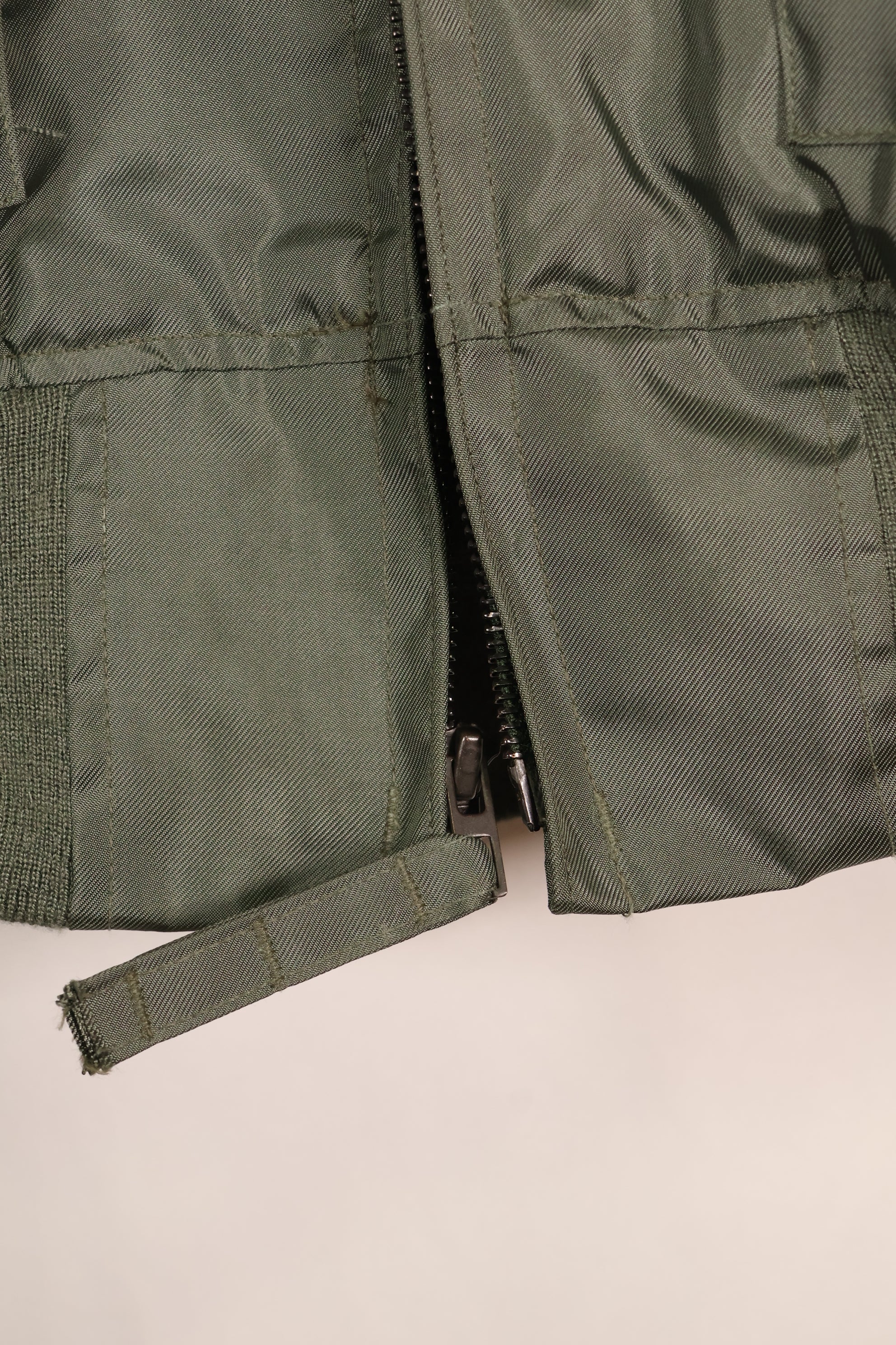 1995 Contract, LARGE (42-44), U.S. Military, CWU-36P, Flight Jacket, Light Zone, Used