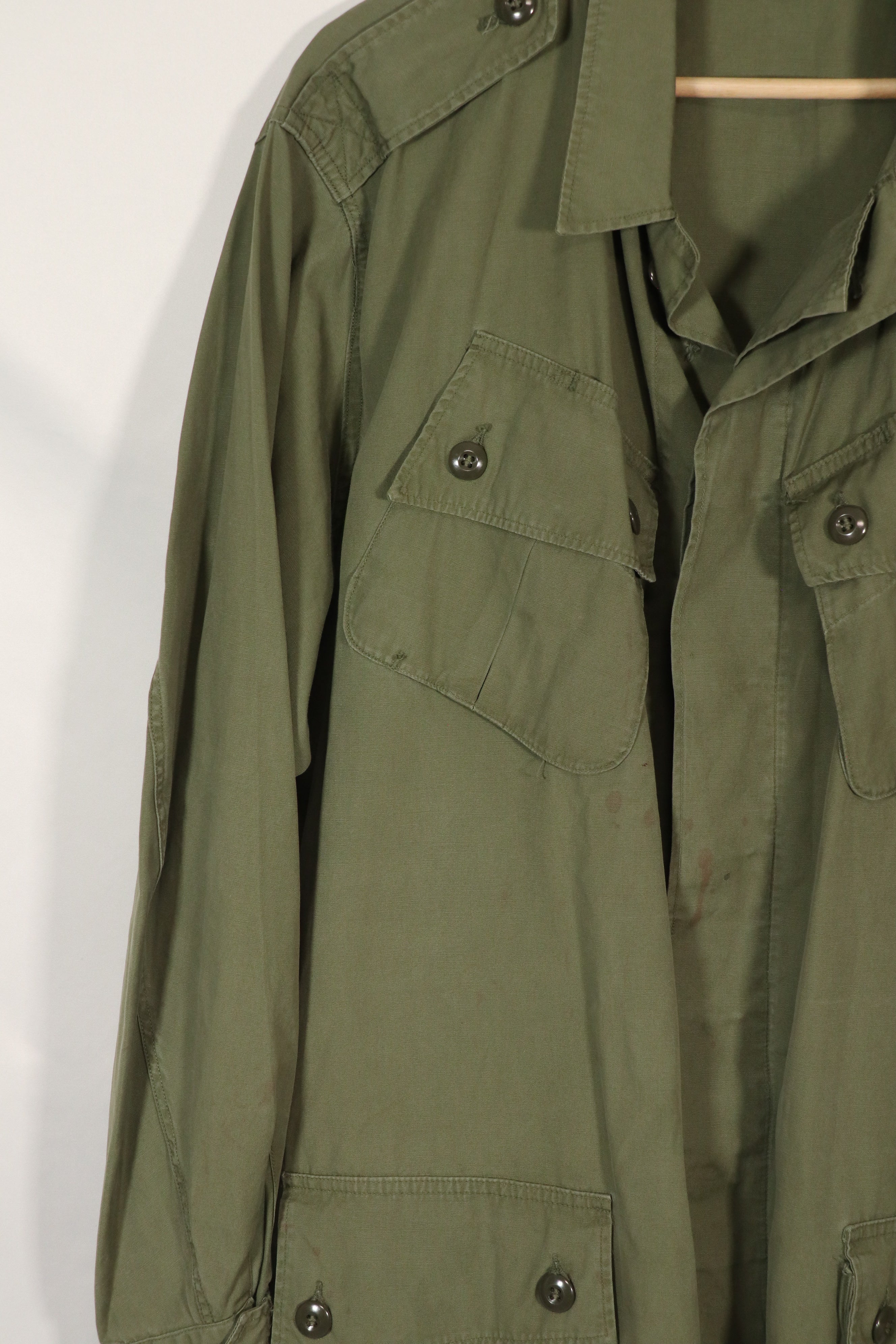 Real 1st Model Jungle Fatigue Jacket, repaired, Big size, used.