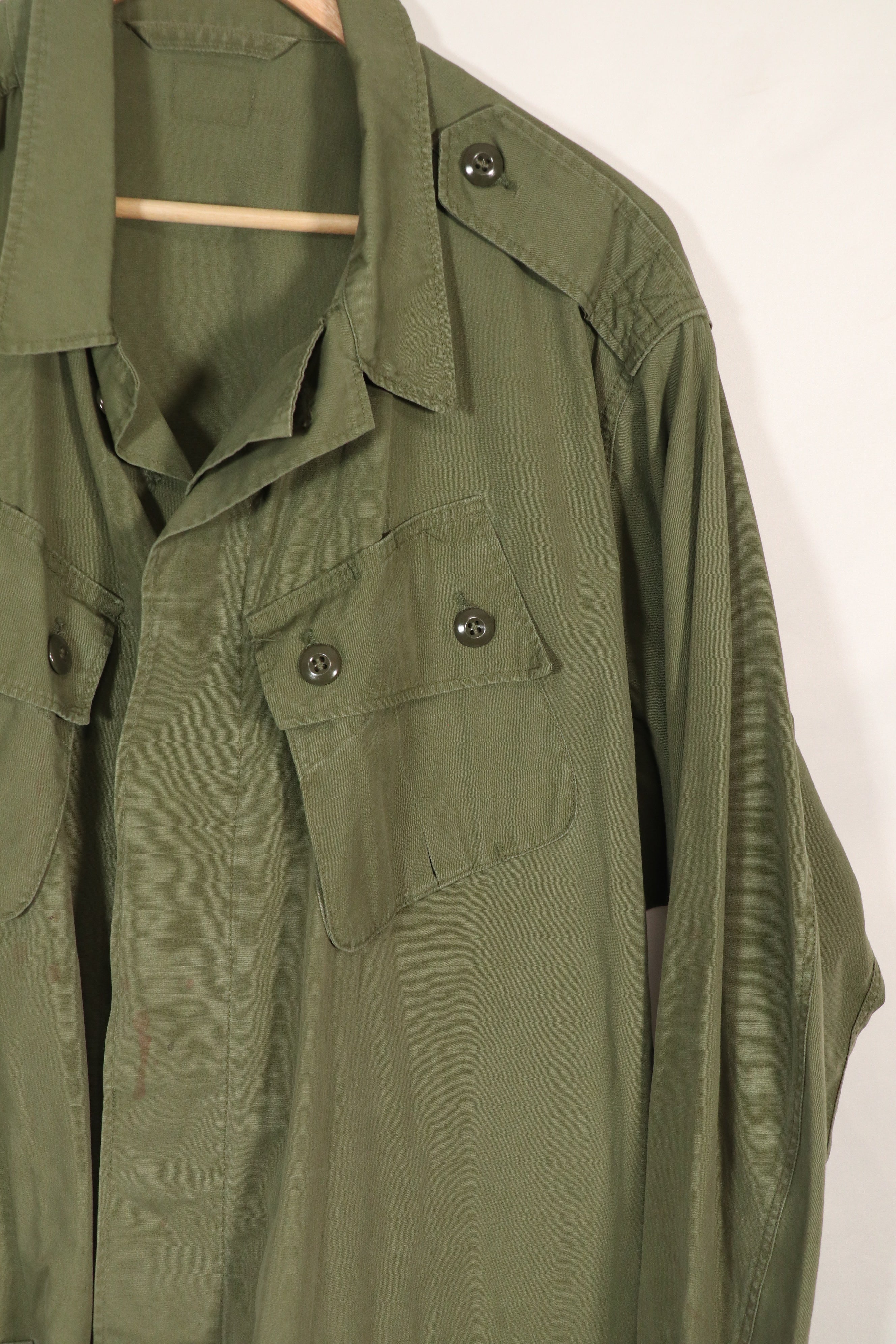 Real 1st Model Jungle Fatigue Jacket, repaired, Big size, used.