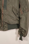 Real 1950s lot USAF L2-B flight jacket without size label, dirty and scratched, used.