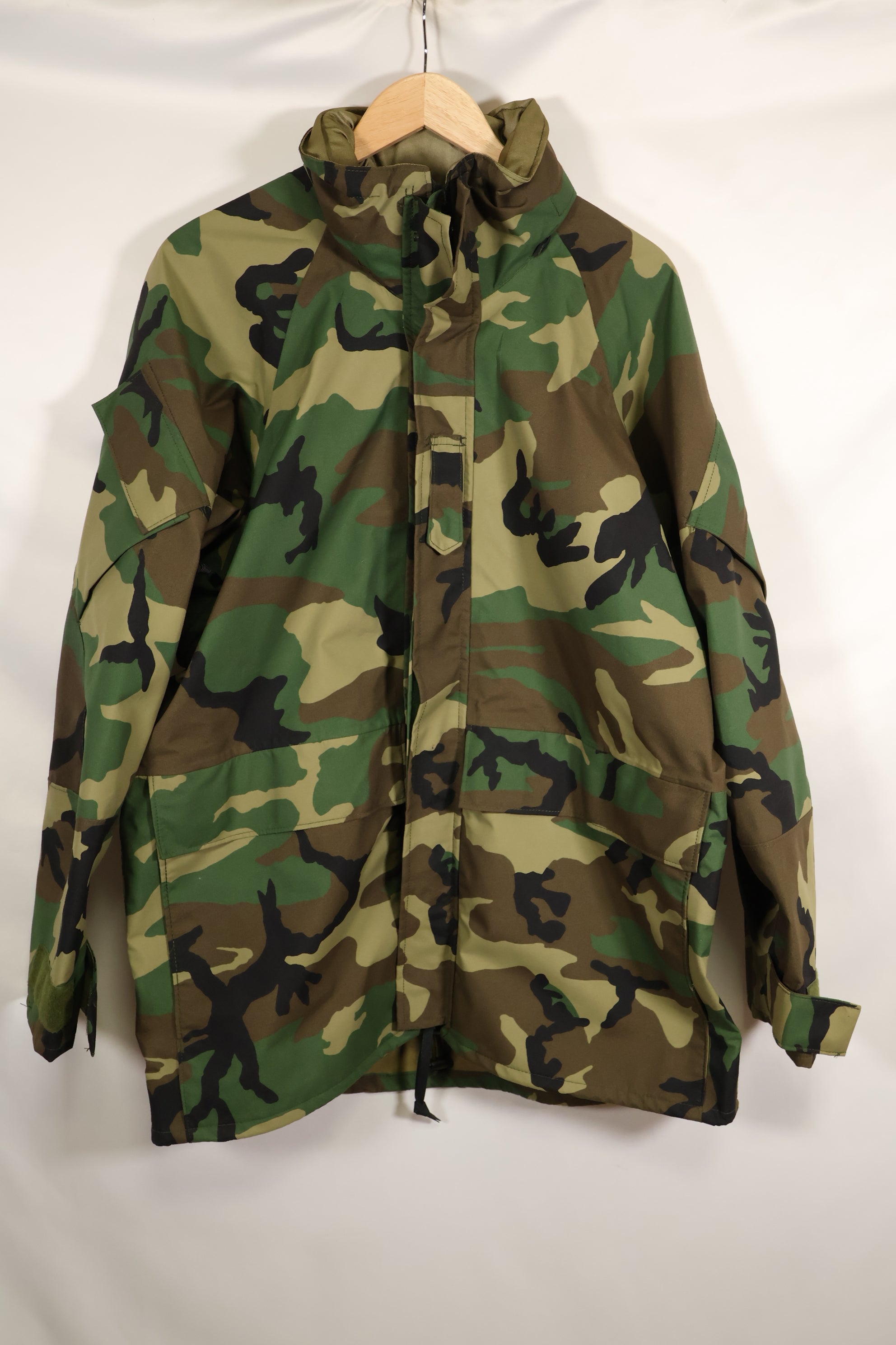 1997 Contract M-R U.S. Army Woodland Camouflage ECWCS Gen1 Gore-Tex Hoodie, Used