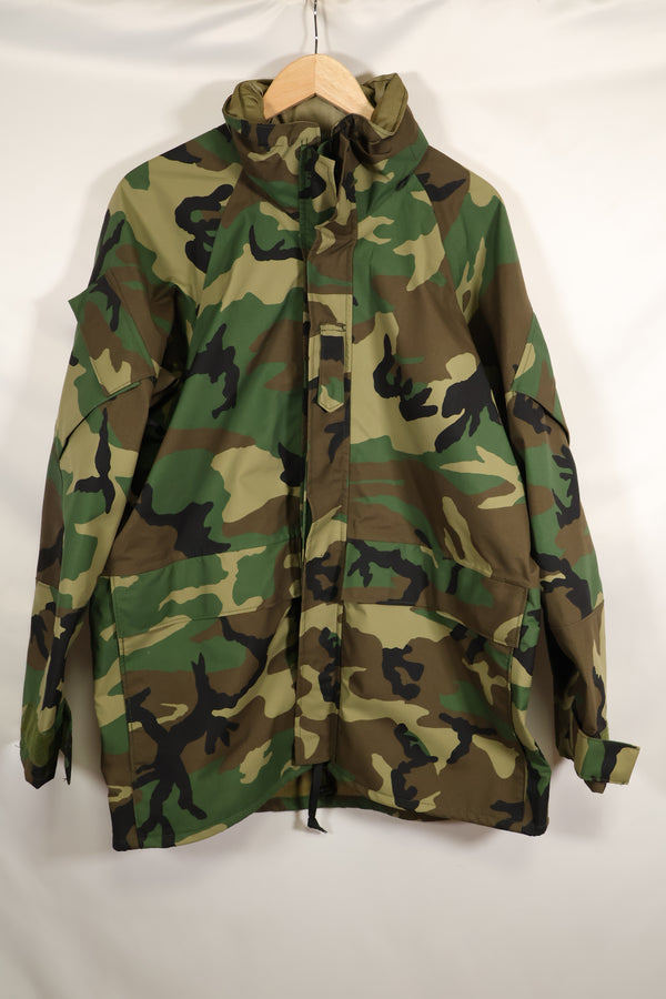 1997 Contract M-R U.S. Army Woodland Camouflage ECWCS Gen1 Gore-Tex Hoodie, Used