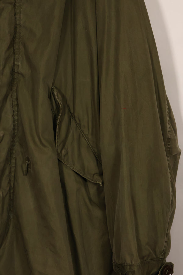 Early 1950s MEDIUM M51 Field Parka with coyote hood, used.