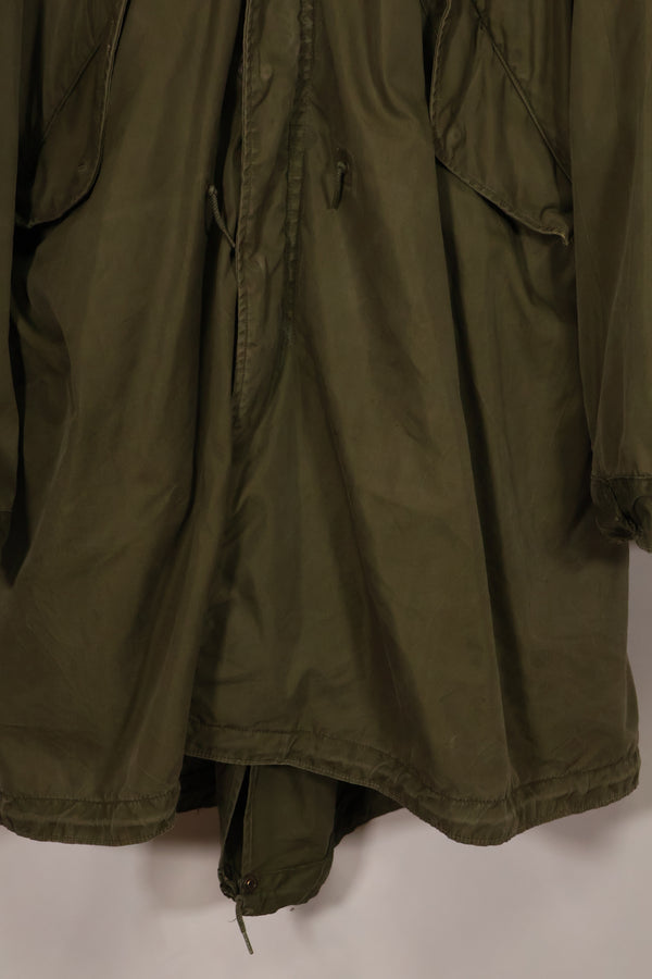 Early 1950s MEDIUM M51 Field Parka with coyote hood, used.