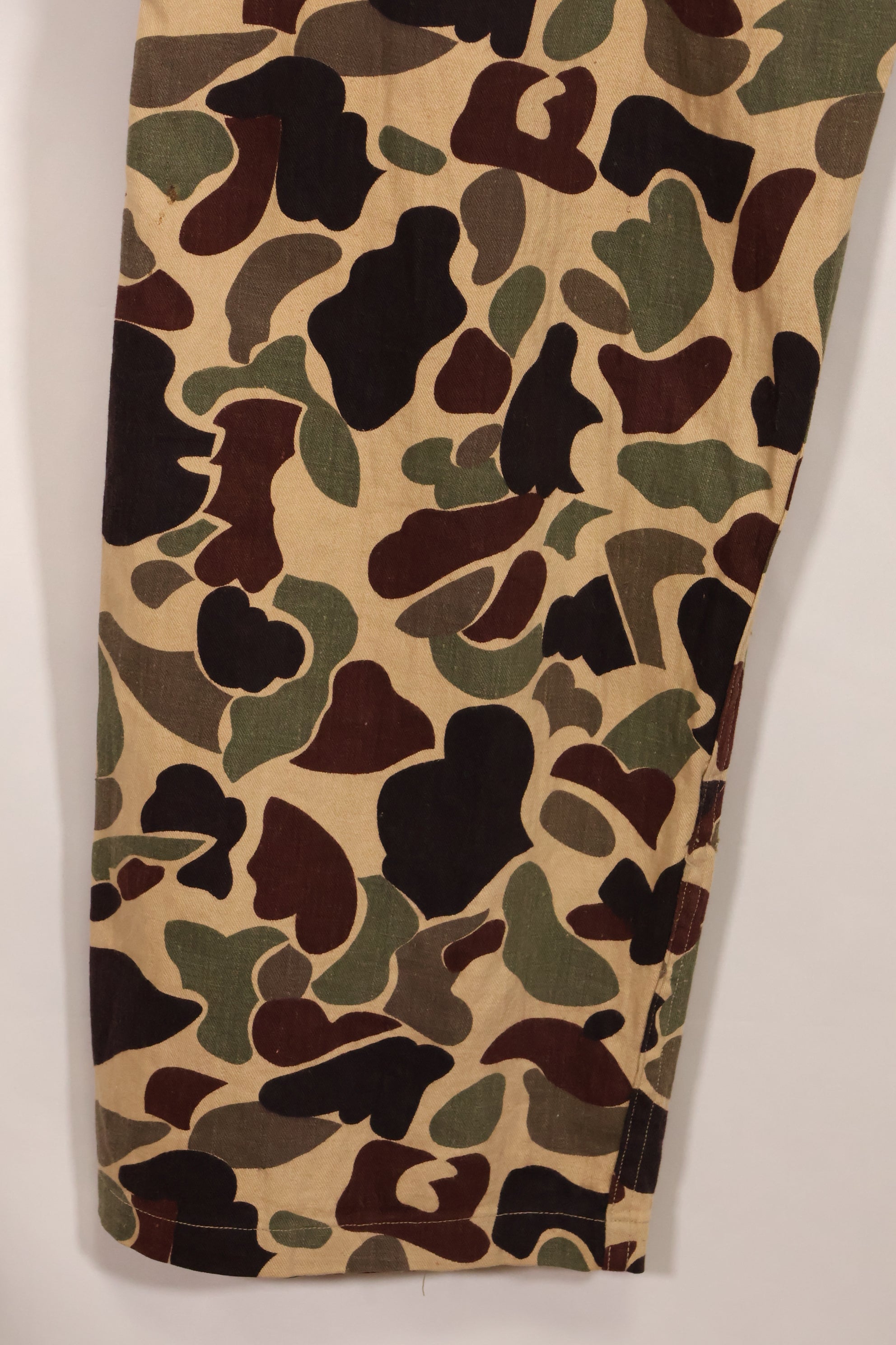 Early to mid 1960s CIDG Beogum camo, utility cut, large size, faded, used.