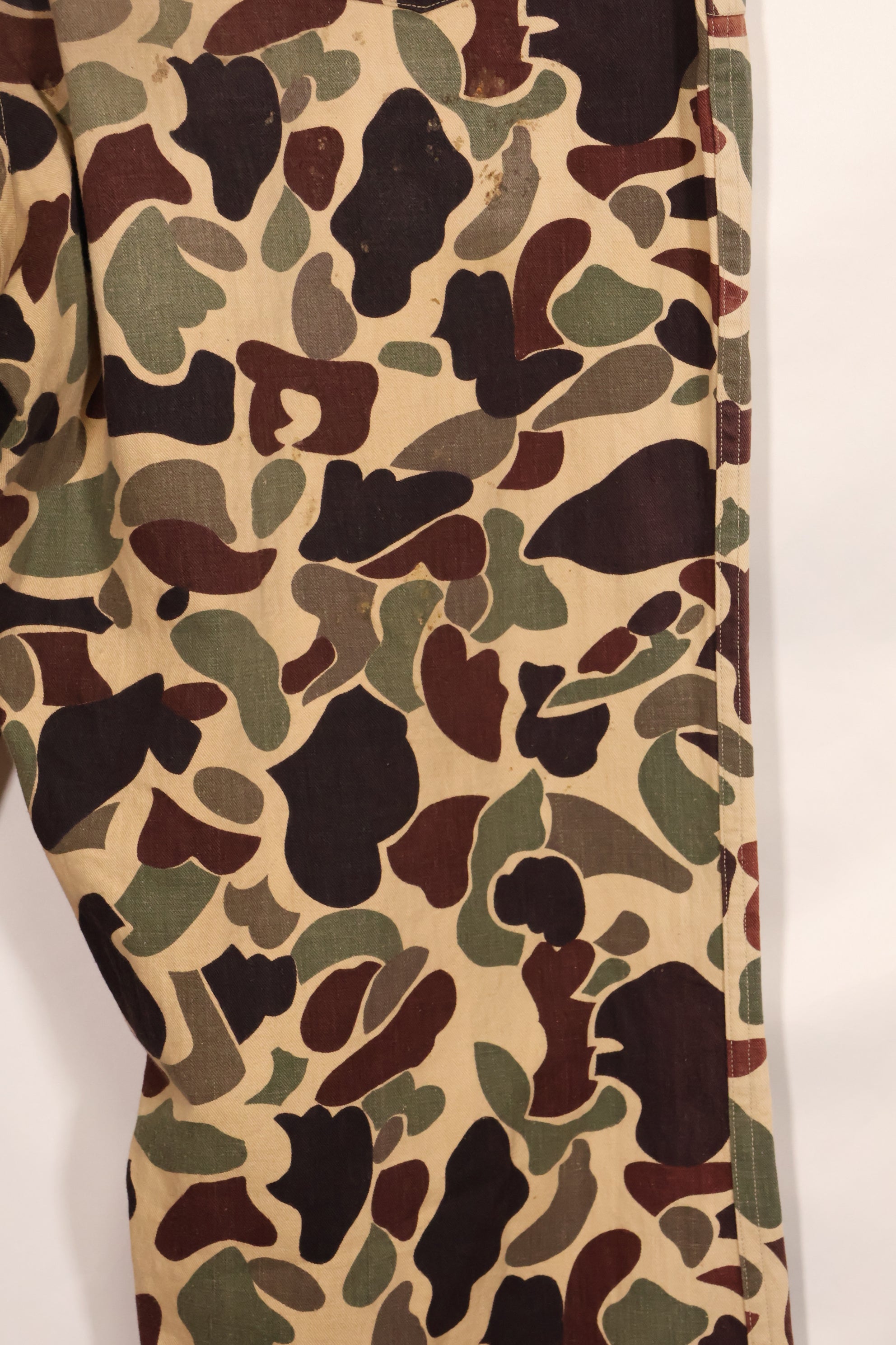 Early to mid 1960s CIDG Beogum camo, utility cut, large size, faded, used.