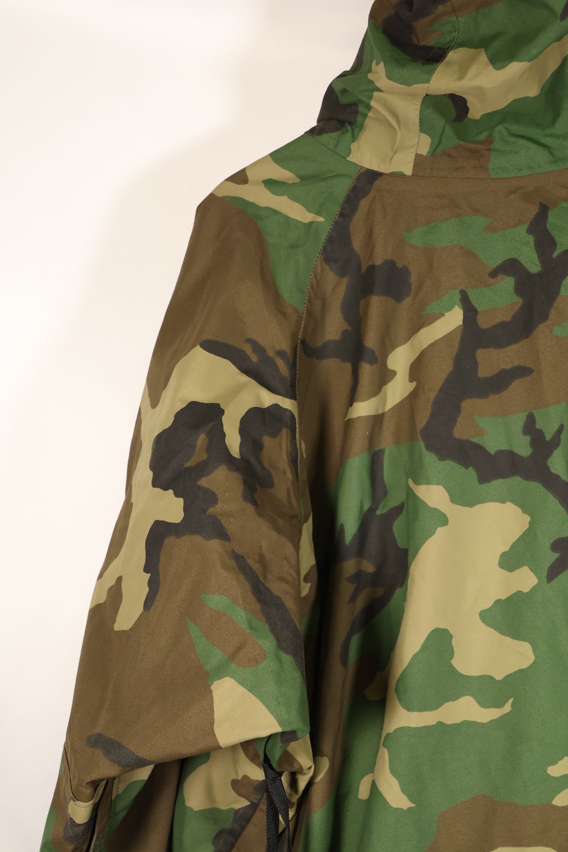 1990 Contract U.S. Army ECWCS 1st Generation Gore-Tex Parka, Woodland Camo, X-Large, Regular Fit, Used