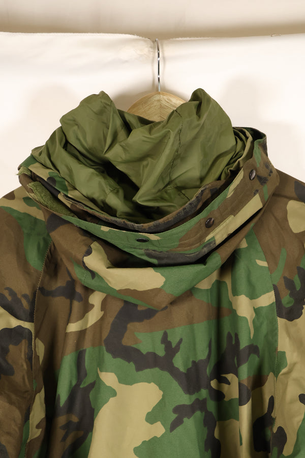 1990 Contract U.S. Army ECWCS 1st Generation Gore-Tex Parka, Woodland Camo, X-Large, Regular Fit, Used