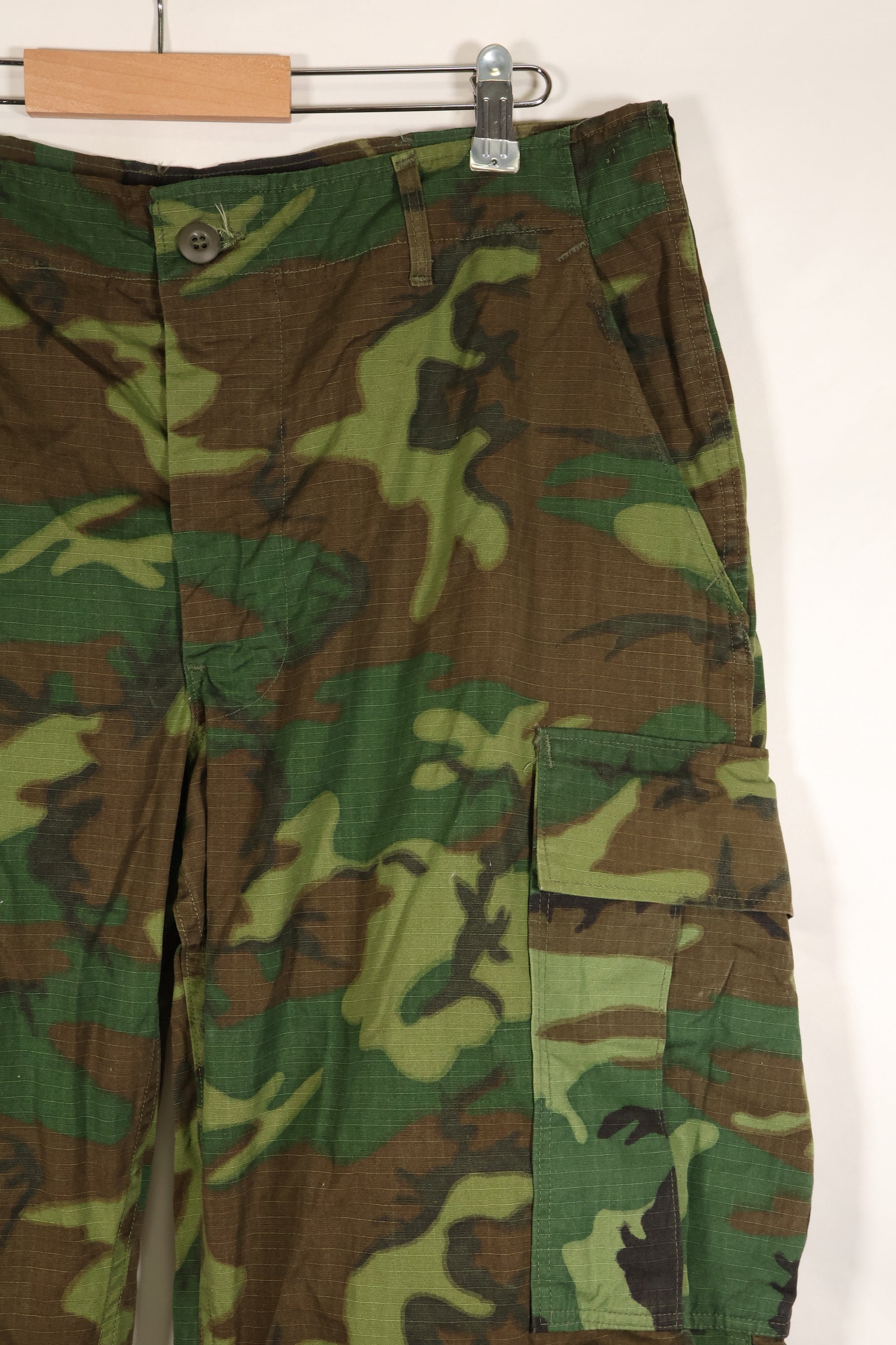 1969 Contract L-S Ripstop Fabric ERDL Camo Green Leaf Jungle Fatigue Pants (Used)
