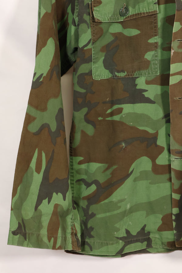 1960s Poplin ARVN leaf camouflage shirt, light fabric, rare, used.