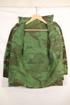 1960s Poplin ARVN leaf camouflage shirt, light fabric, rare, used.