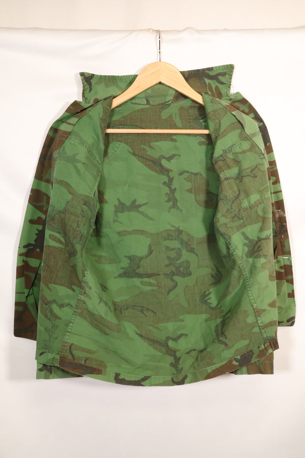 1960s Poplin ARVN leaf camouflage shirt, light fabric, rare, used.