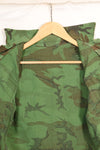 1960s Poplin ARVN leaf camouflage shirt, light fabric, rare, used.