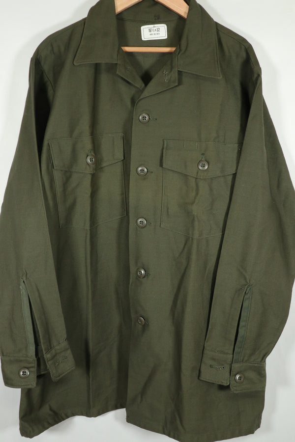 Actual 1974 OG-107 utility shirt, deadstock, 161/2 32, large size.