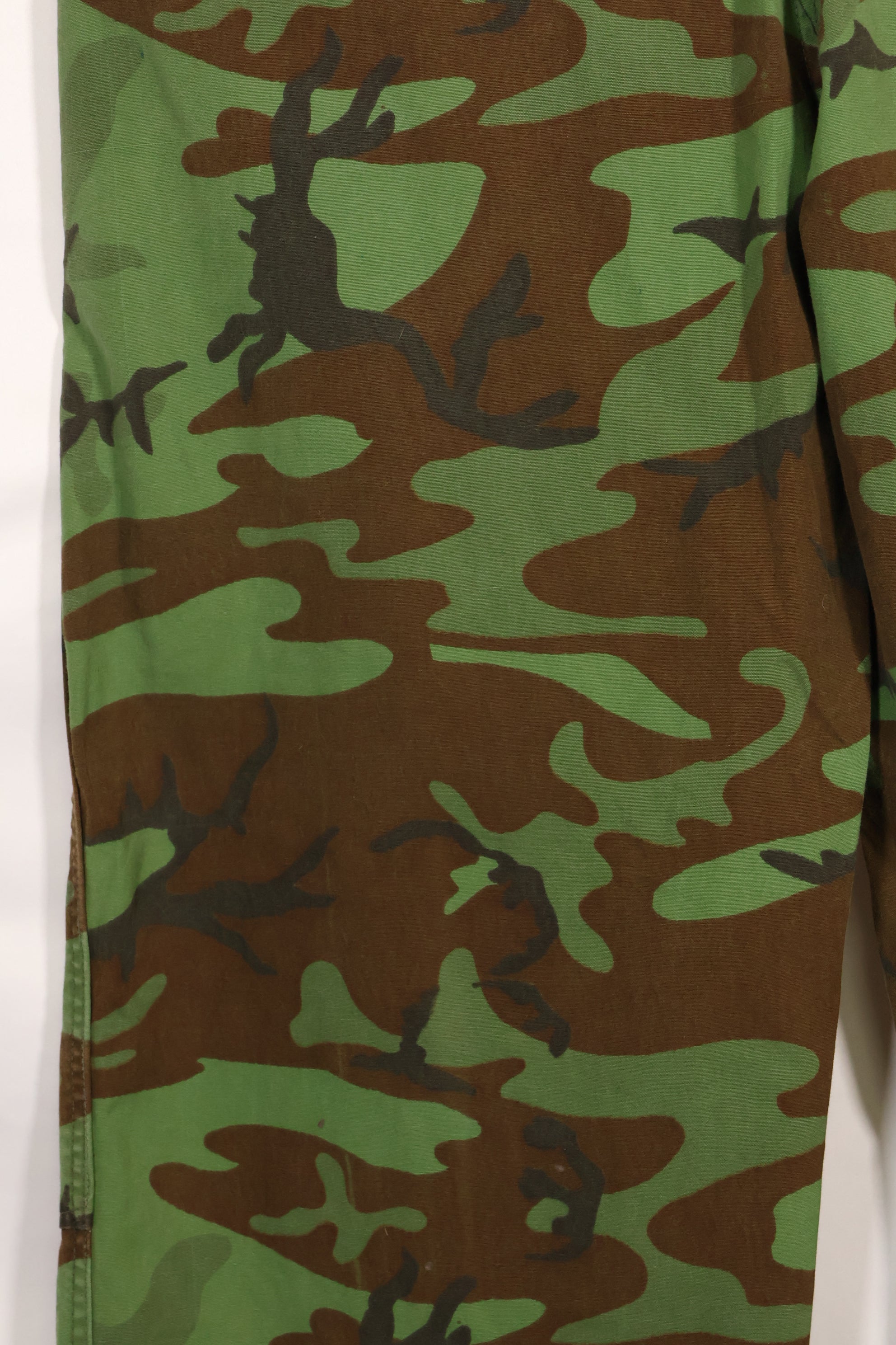 1960's Poplin ARVN leaf camouflage pants, size large, light fabric, rare, used.