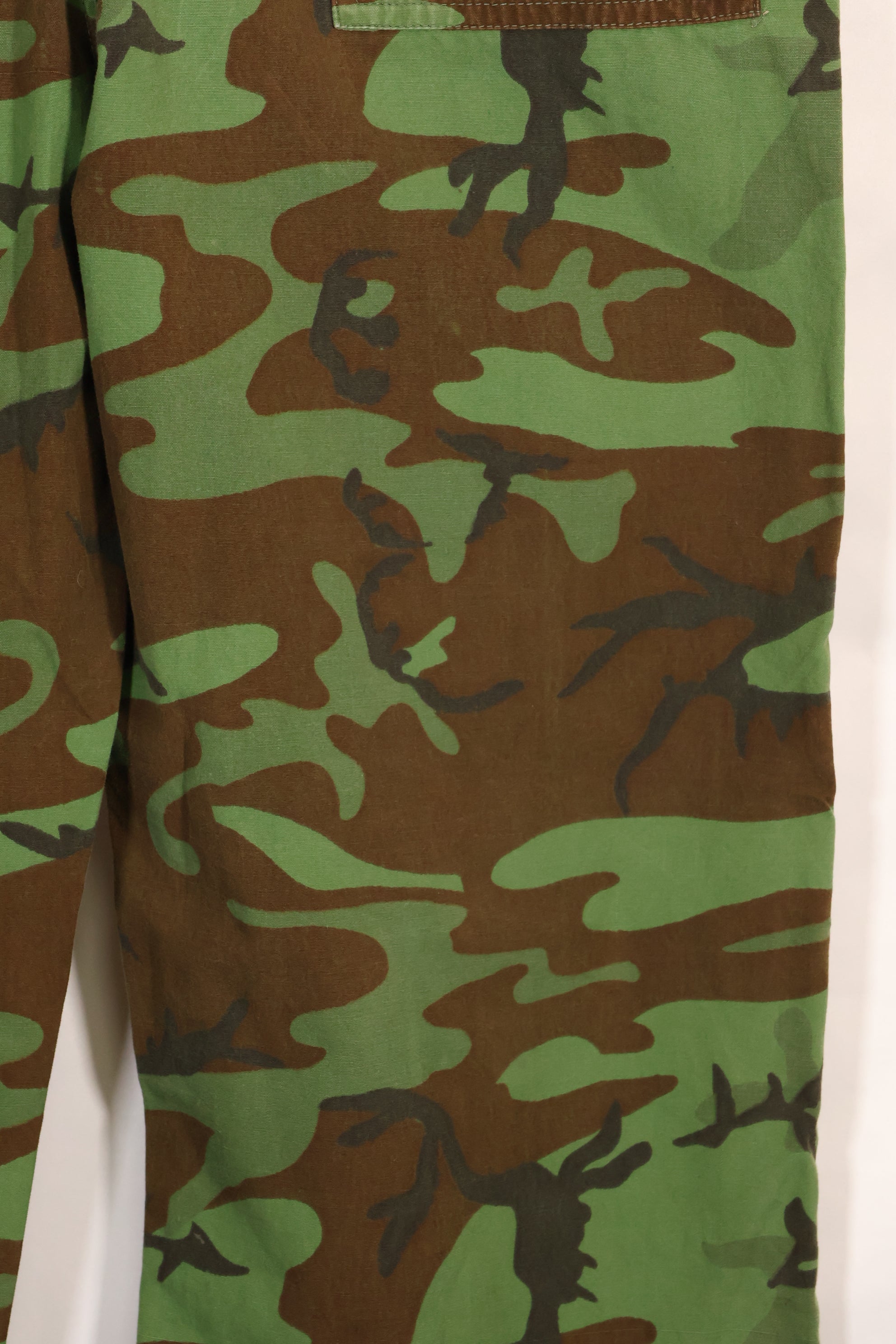 1960's Poplin ARVN leaf camouflage pants, size large, light fabric, rare, used.