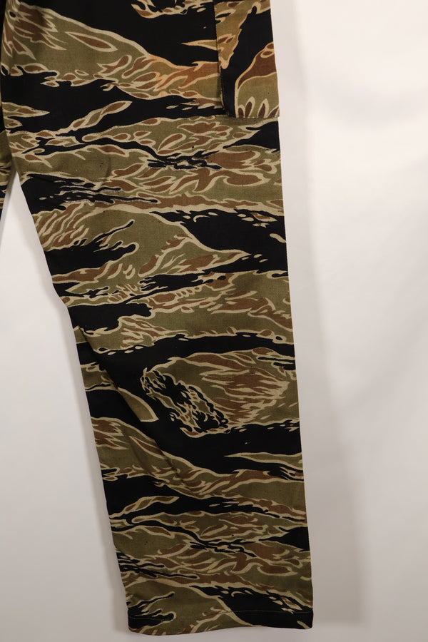 Mid-1960s early gold tiger stripe pants, size S-R, US cut, good condition, used.