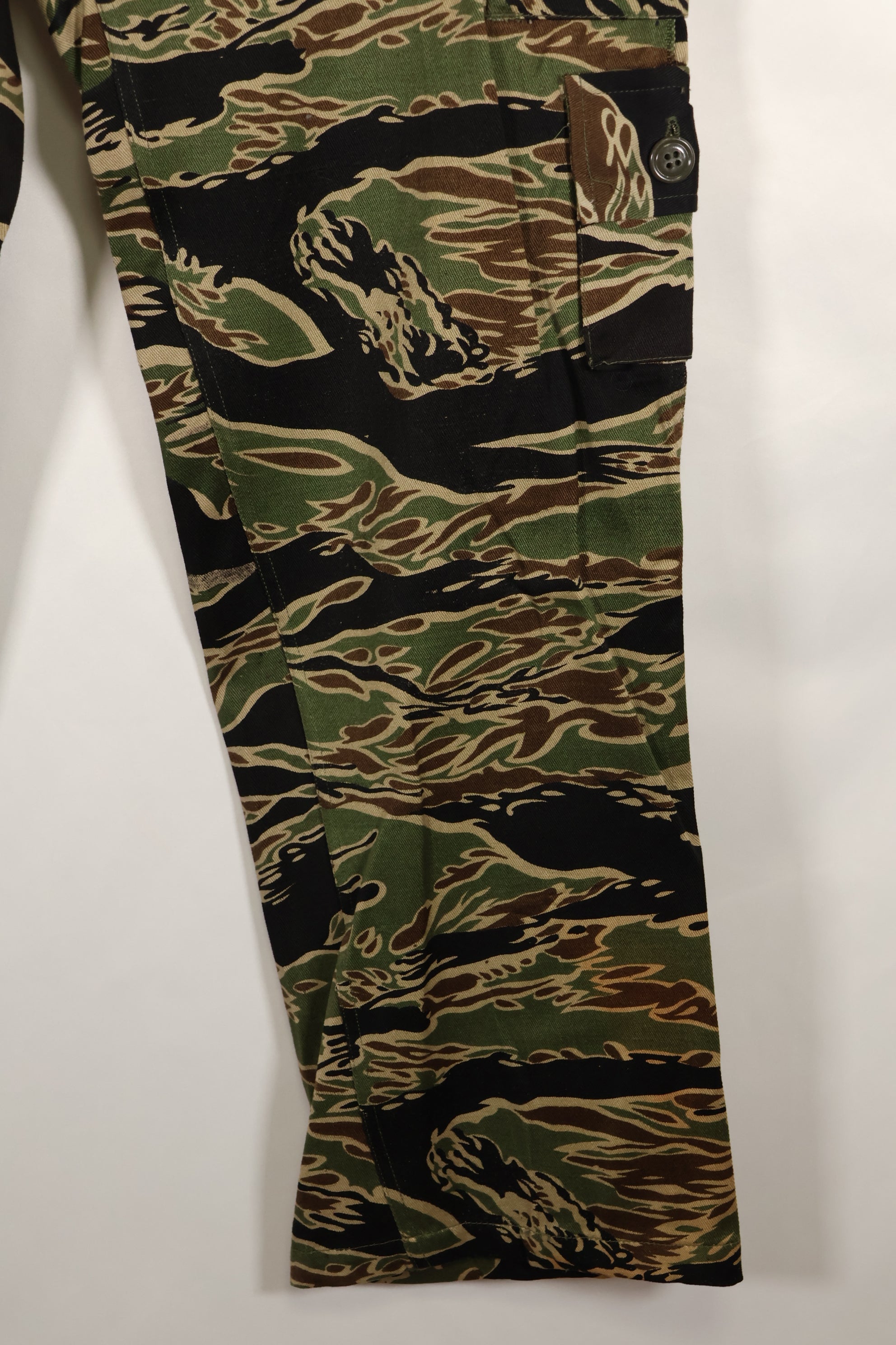 Mid-1960s Deadstock Early Gold Tiger Stripe Pants Size S-R US Cut