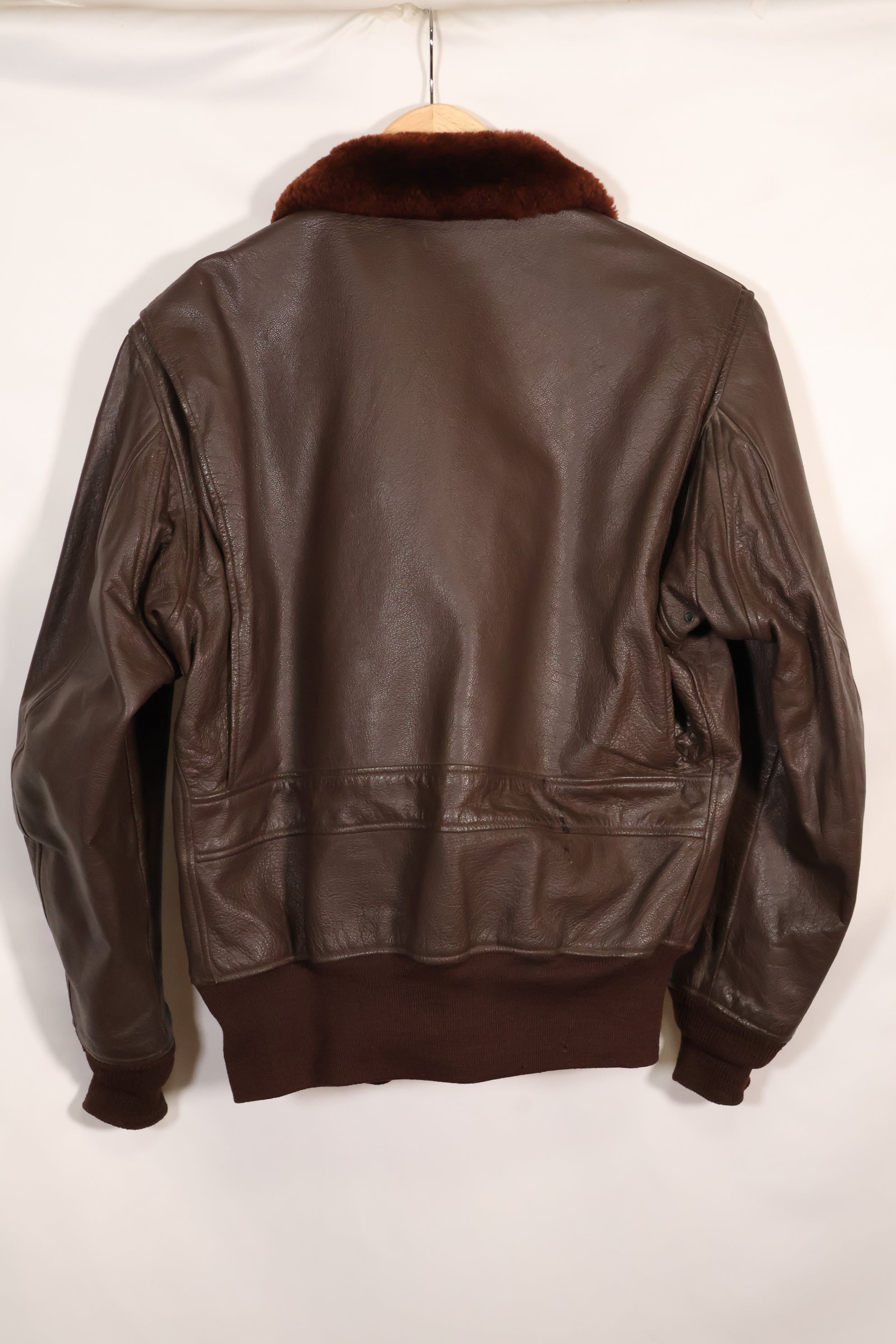 1950s-60s lot US Navy G-1 flight jacket without contract label, used.