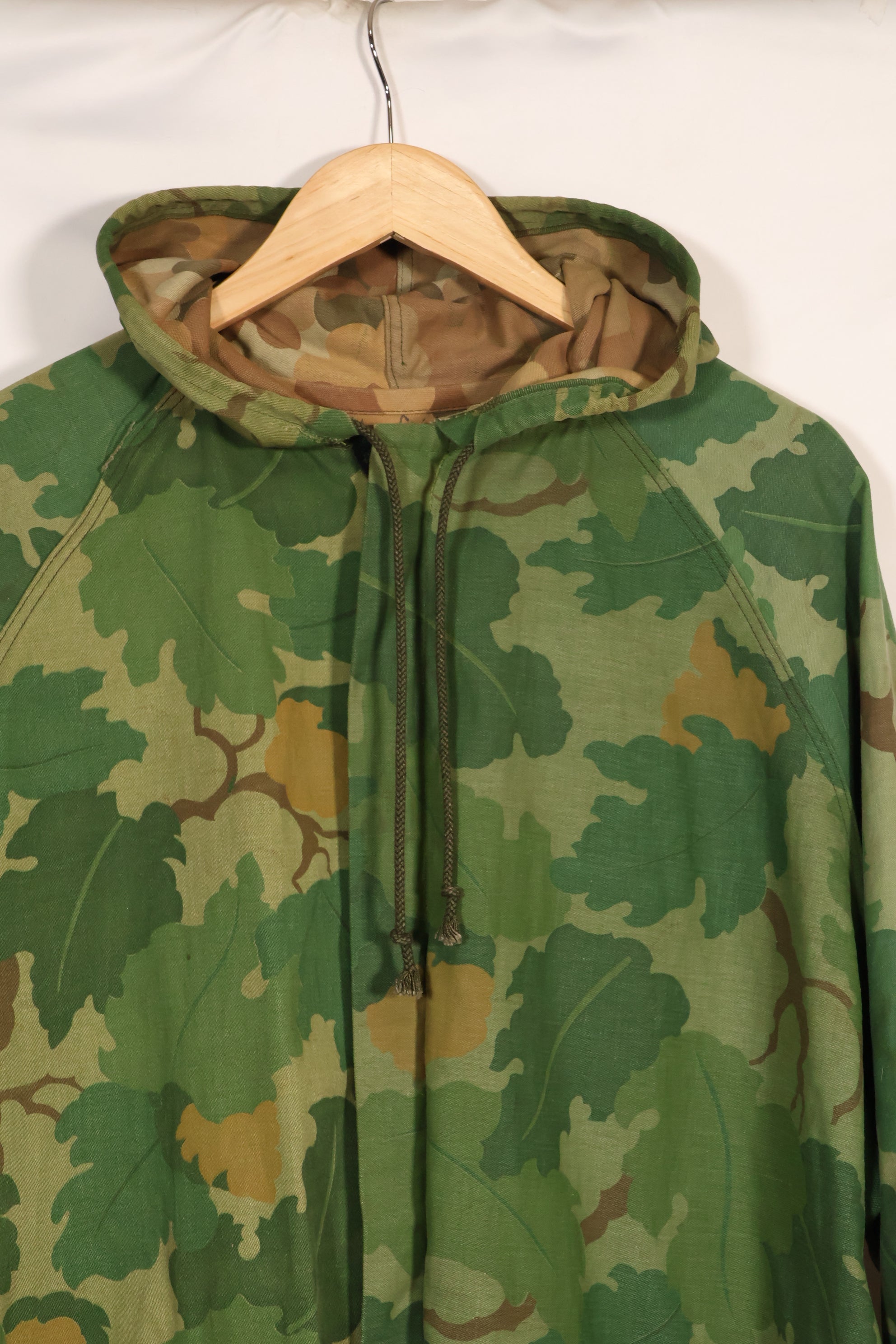 Old replica US Marine Corps Mitchell camouflage reversible hoodie, used.