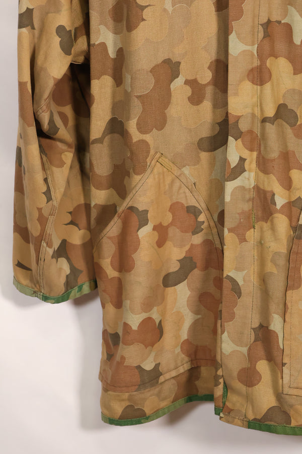 Old replica US Marine Corps Mitchell camouflage reversible hoodie, used.
