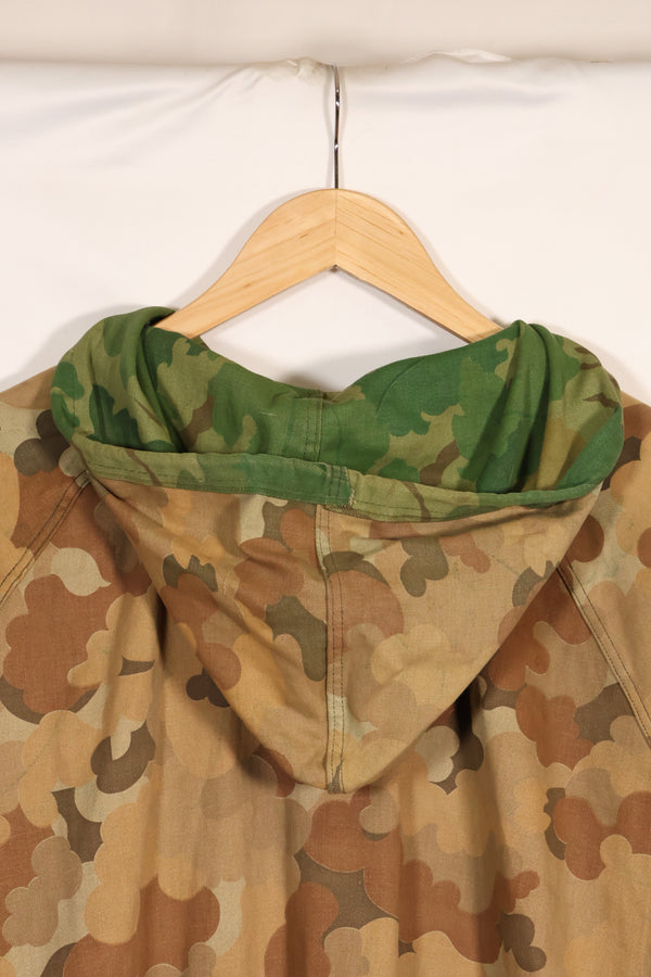 Old replica US Marine Corps Mitchell camouflage reversible hoodie, used.