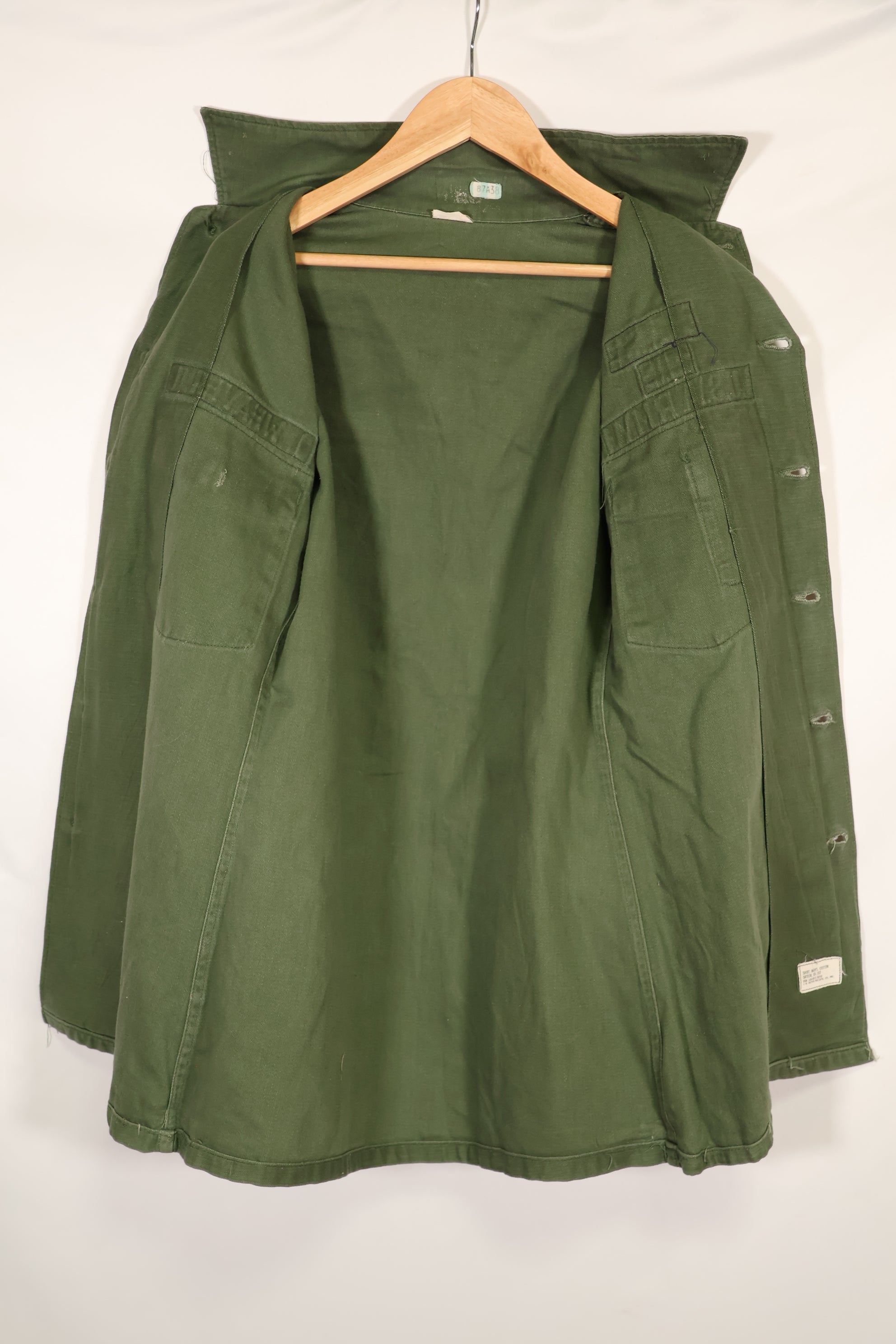 Real 1968 OG-107 Utility Shirt with Green Beret Okinawa made SSI, used.