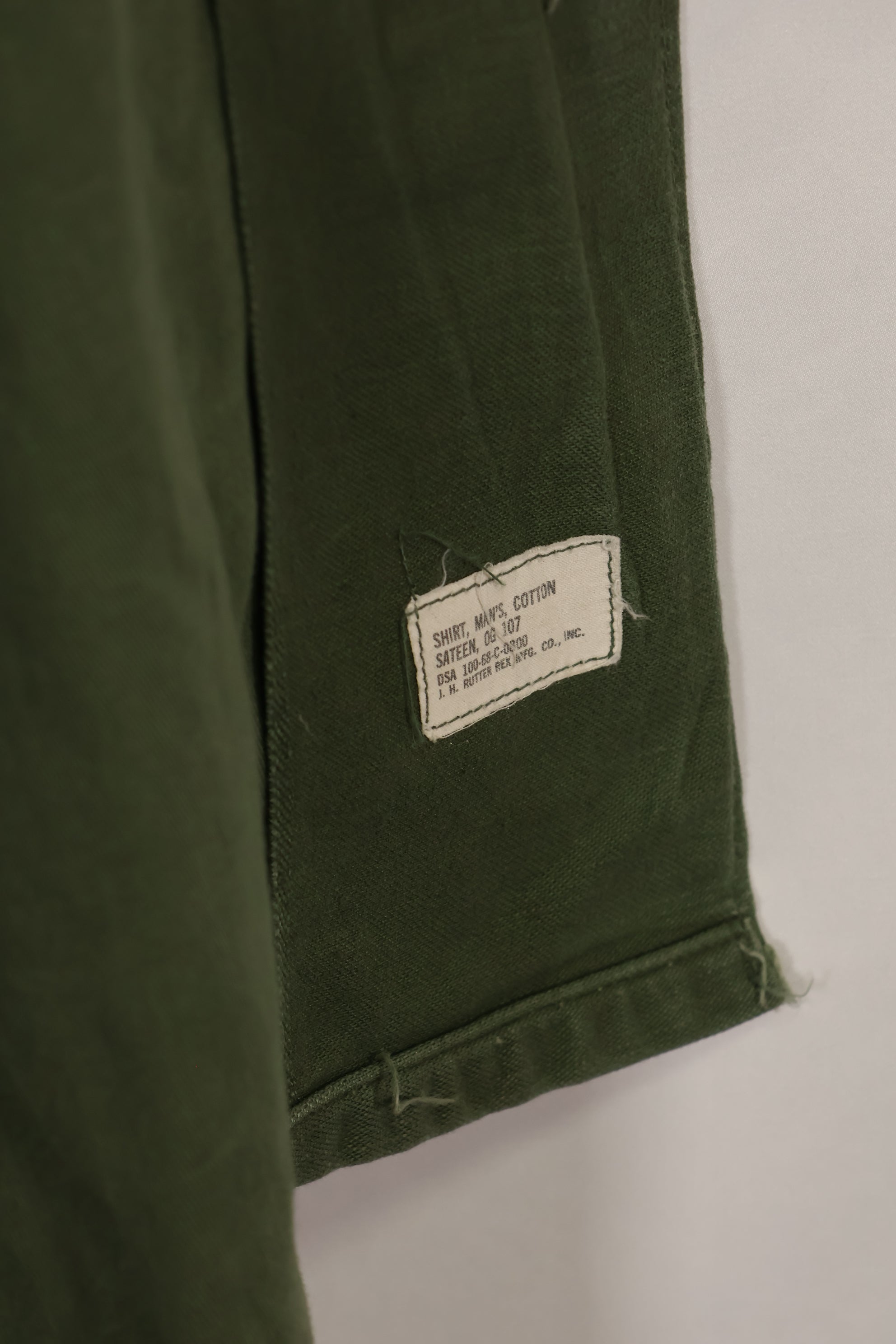 Real 1968 OG-107 Utility Shirt with Green Beret Okinawa made SSI, used.