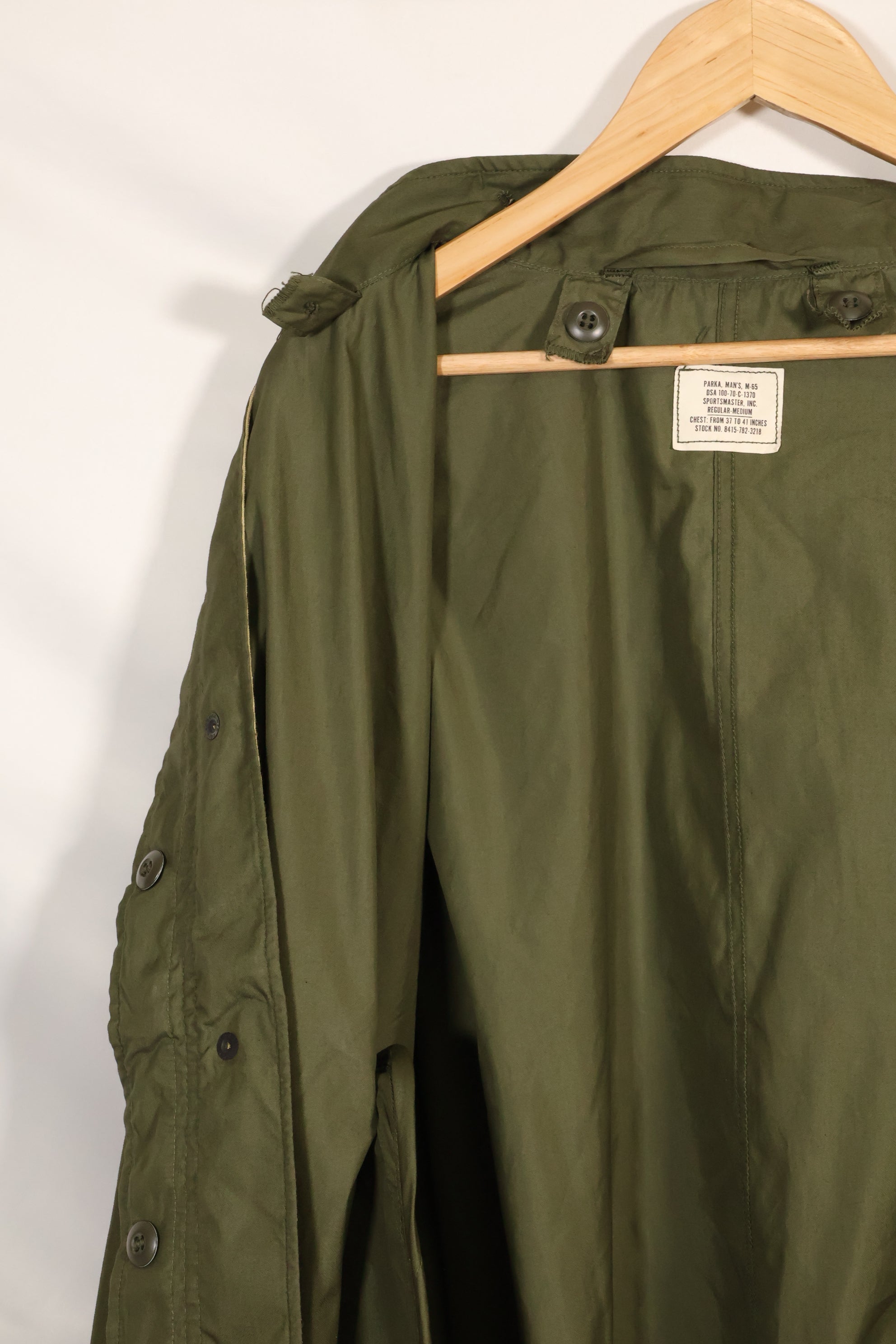 1970 Contract M-R Deadstock US Army M65 Field Parka, aluminum zipper, long term storage.