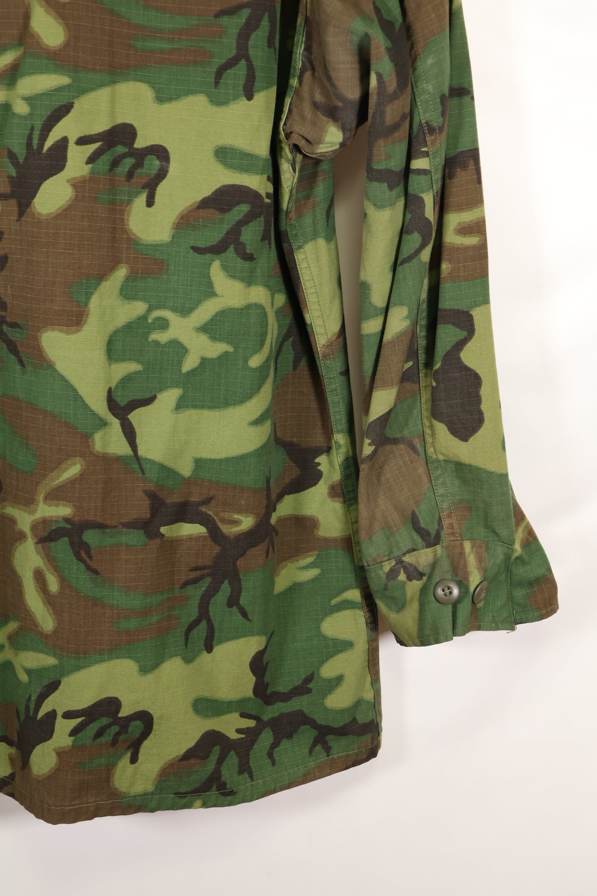 1969 Contract M-R Ripstop ERDL Camouflage Jungle Fatigue Jacket in good used condition