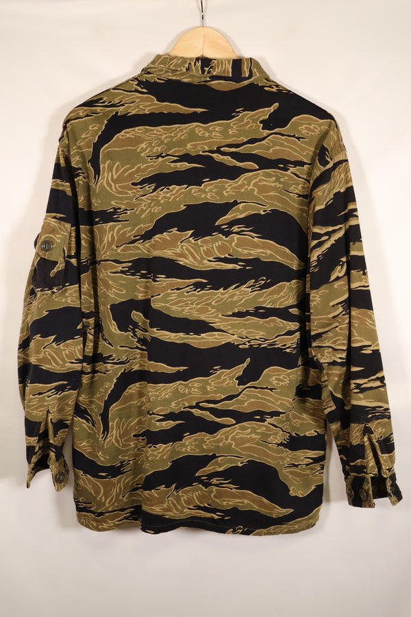 Late 1960s US-M Gold Tiger Tiger Stripe US-cut shirt, in good condition