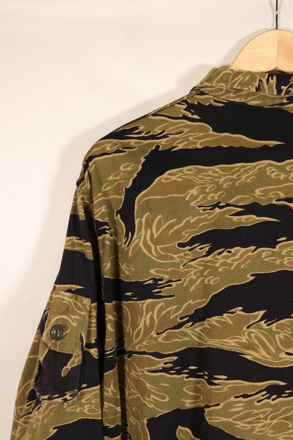 Late 1960s US-M Gold Tiger Tiger Stripe US-cut shirt, in good condition