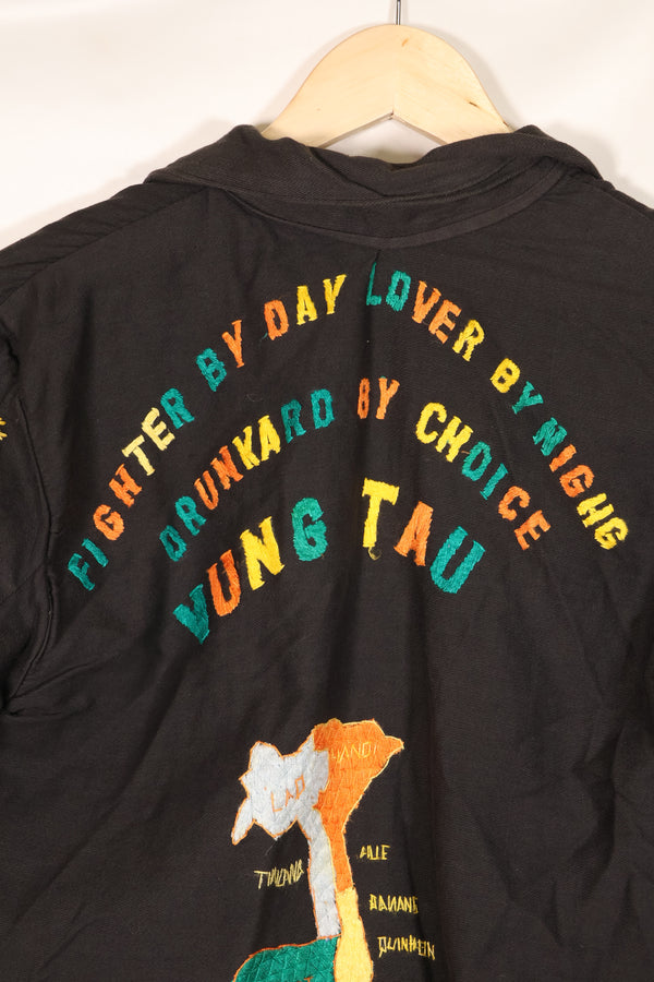 1968-1969 Vietnam War Tour Jacket Viet Jean, good condition, used.