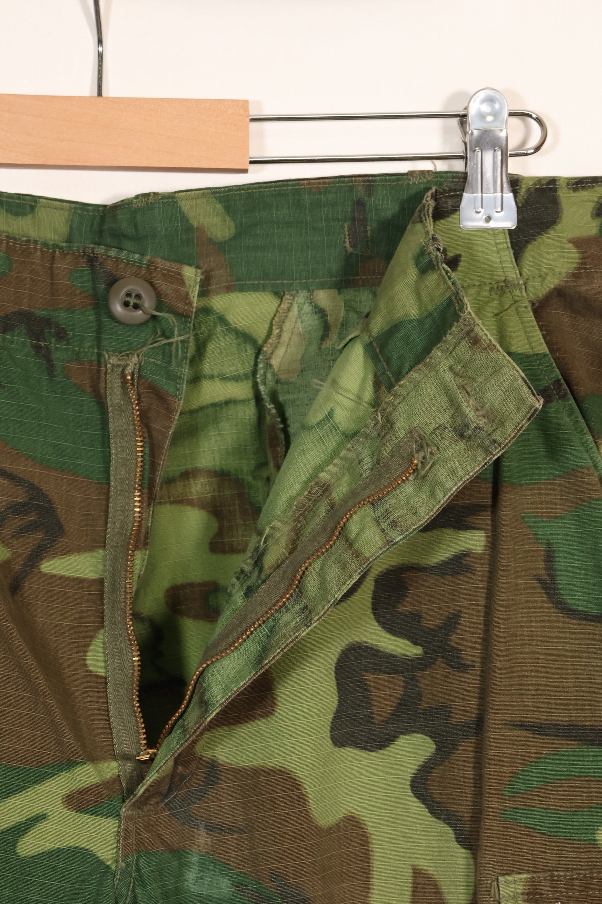 1969 Contract M-L Ripstop Fabric ERDL Leaf Camouflage Pants Used