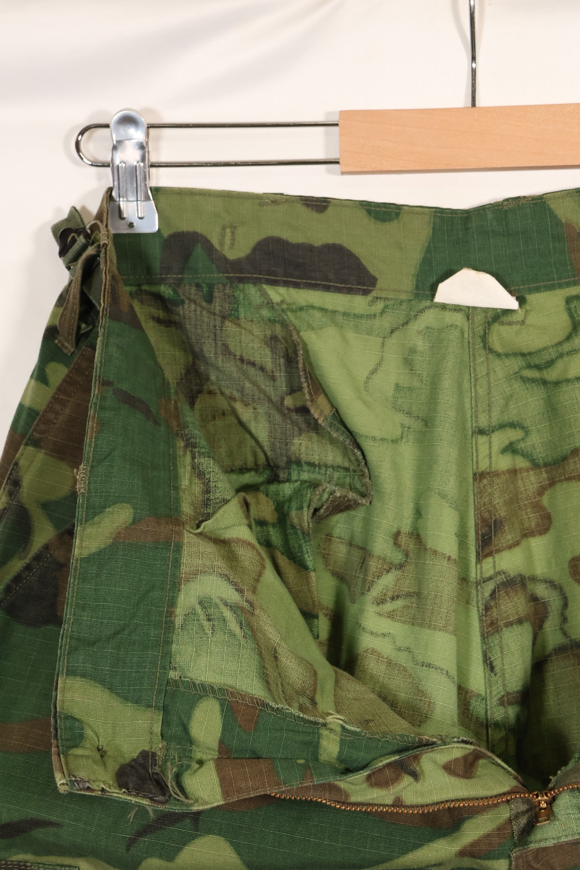 1969 Contract M-L Ripstop Fabric ERDL Leaf Camouflage Pants Used