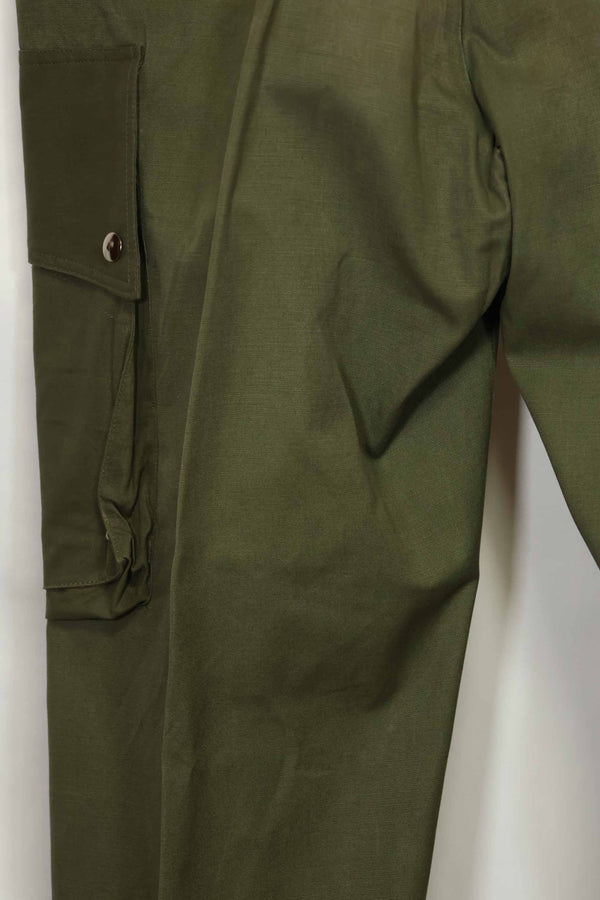 1940s-50s US Army M45 cotton field pants with modified cargo pockets, airborne use, used, B