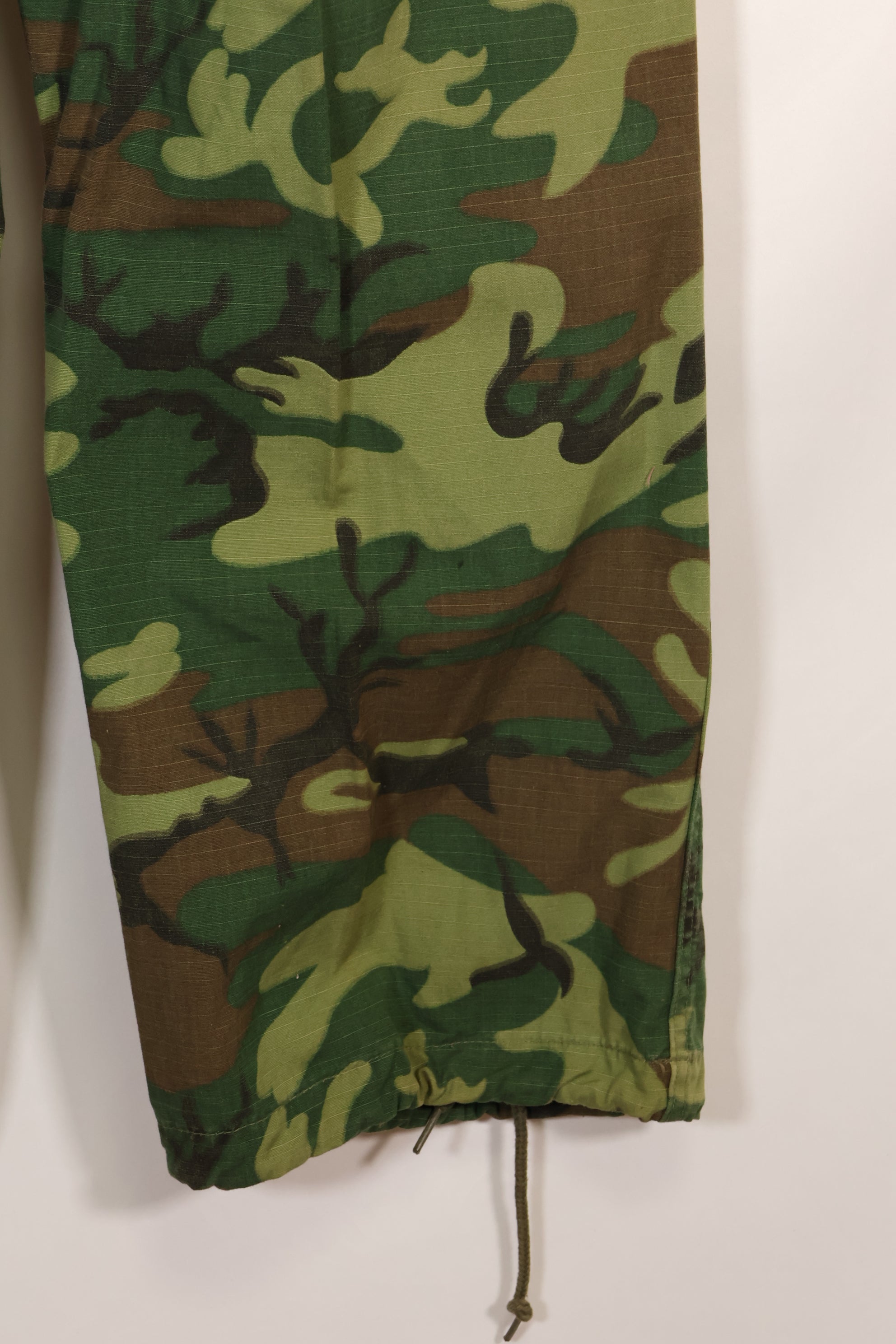 1969 Contract M-L Ripstop Fabric ERDL Leaf Camouflage Pants Used