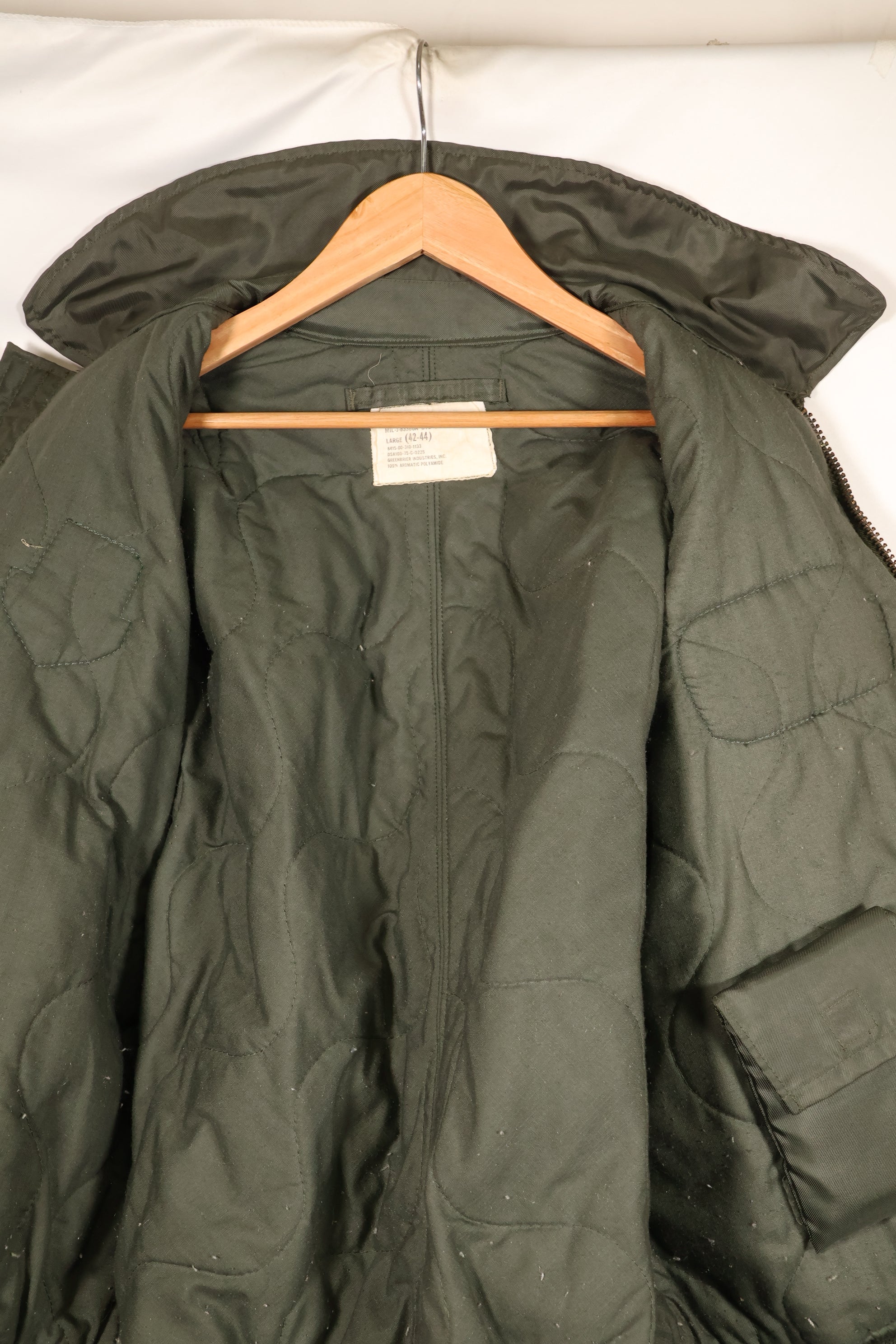 1975 Contract LARGE US Navy CWU-45P Flight Jacket with Intermediates Pockets Used