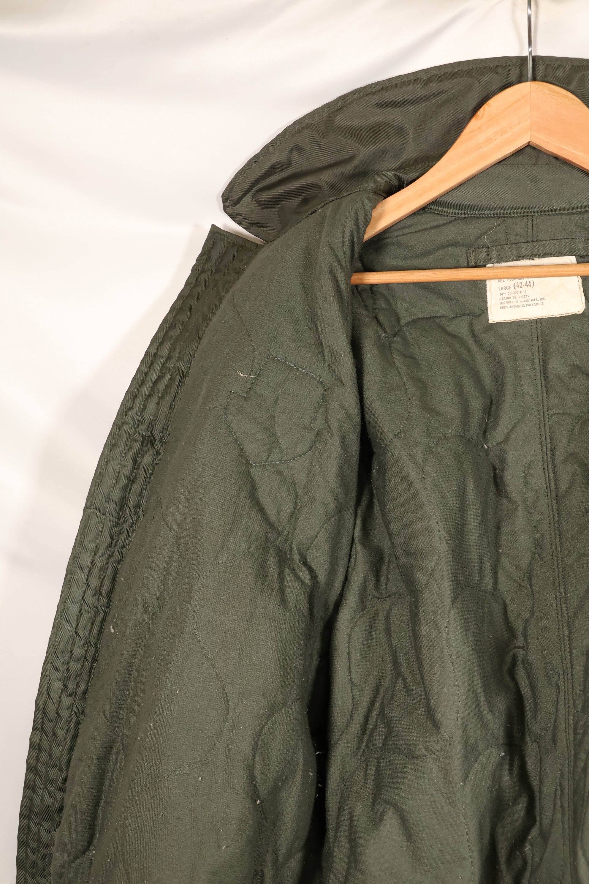 1975 Contract LARGE US Navy CWU-45P Flight Jacket with Intermediates Pockets Used