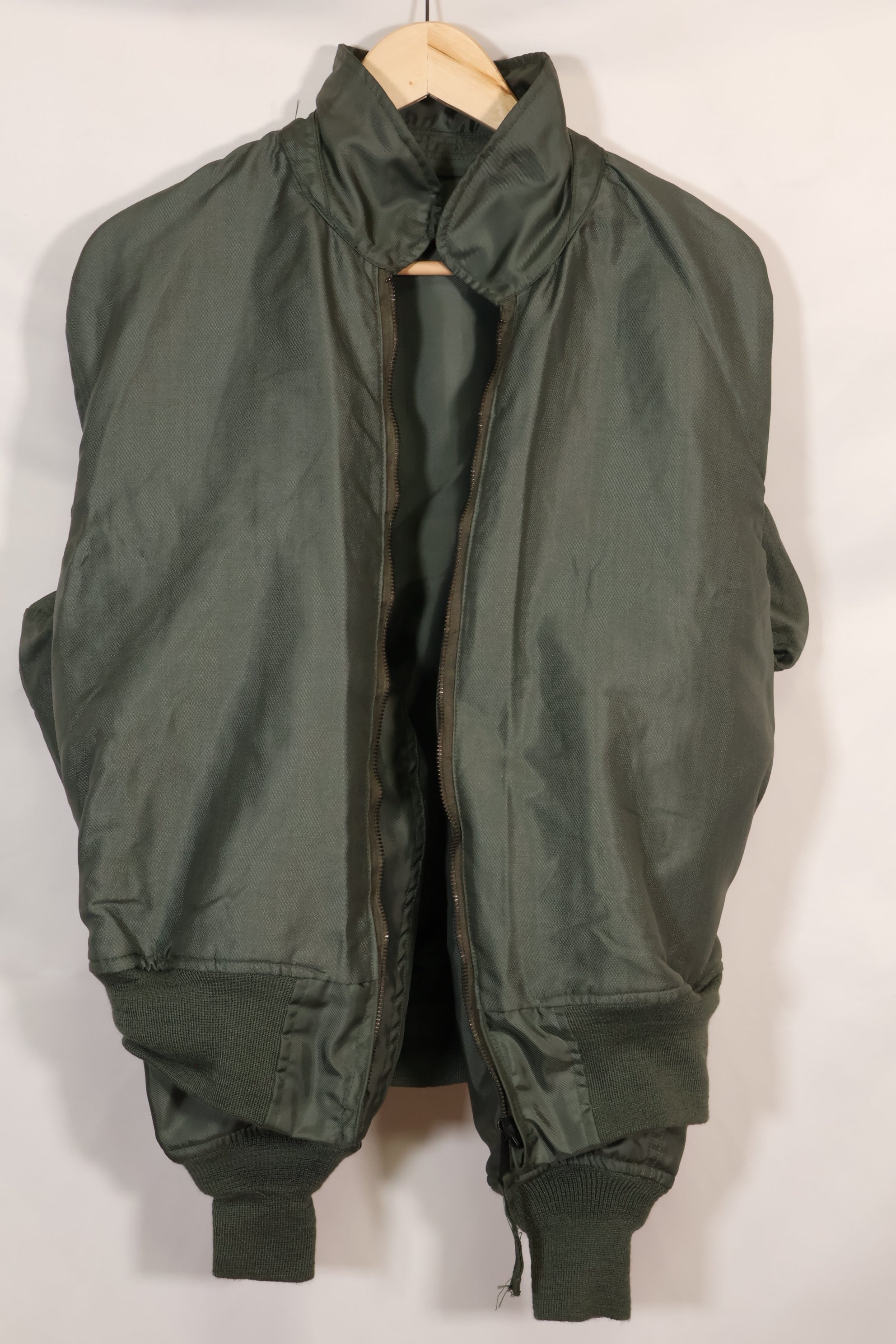1977 LARGE Deadstock U.S. Navy CWU-36P Flight Jacket