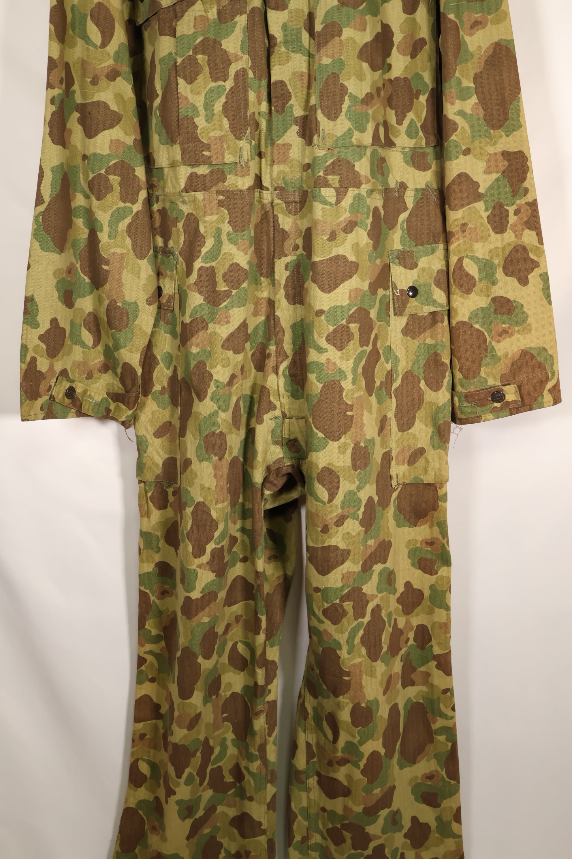 1940s U.S. Army & Marine Corps Frogskin camouflage coveralls in good condition.