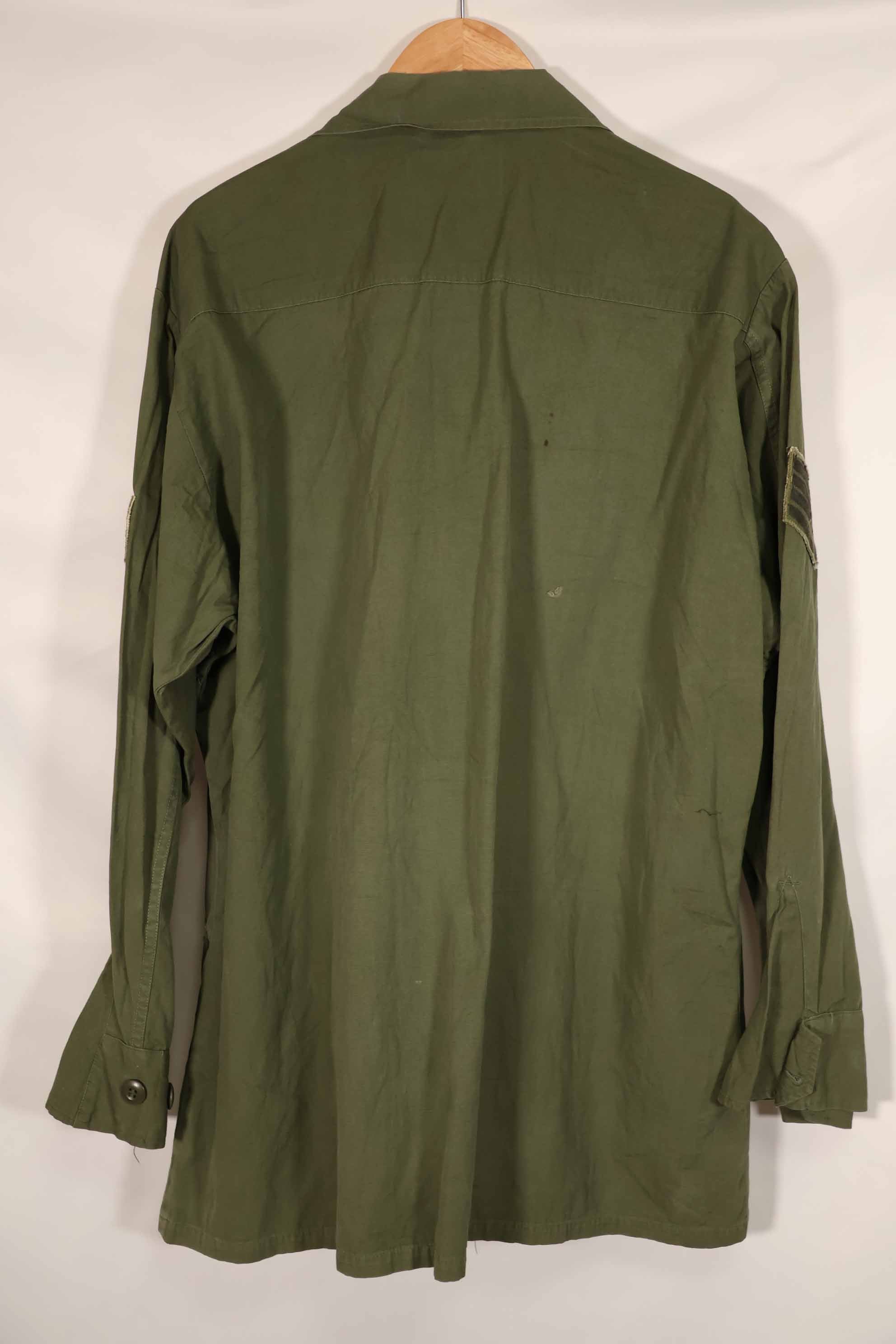 Real 3rd Model Jungle Fatigue Jacket M-S, manufactured circa 1966-67, used.