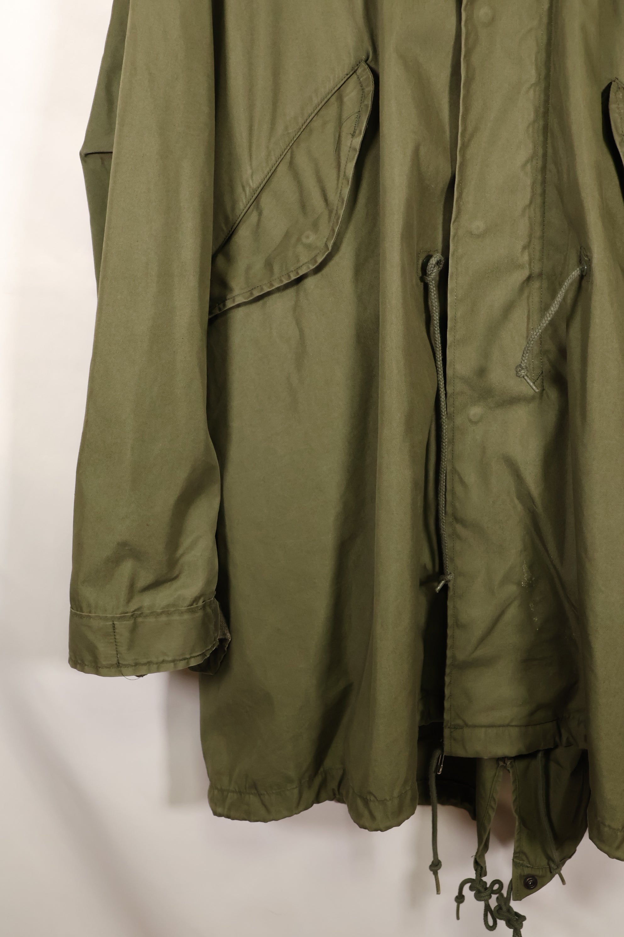 1980's lot LARGE resin zipper M65 field jacket without liner, with hood, almost unused.