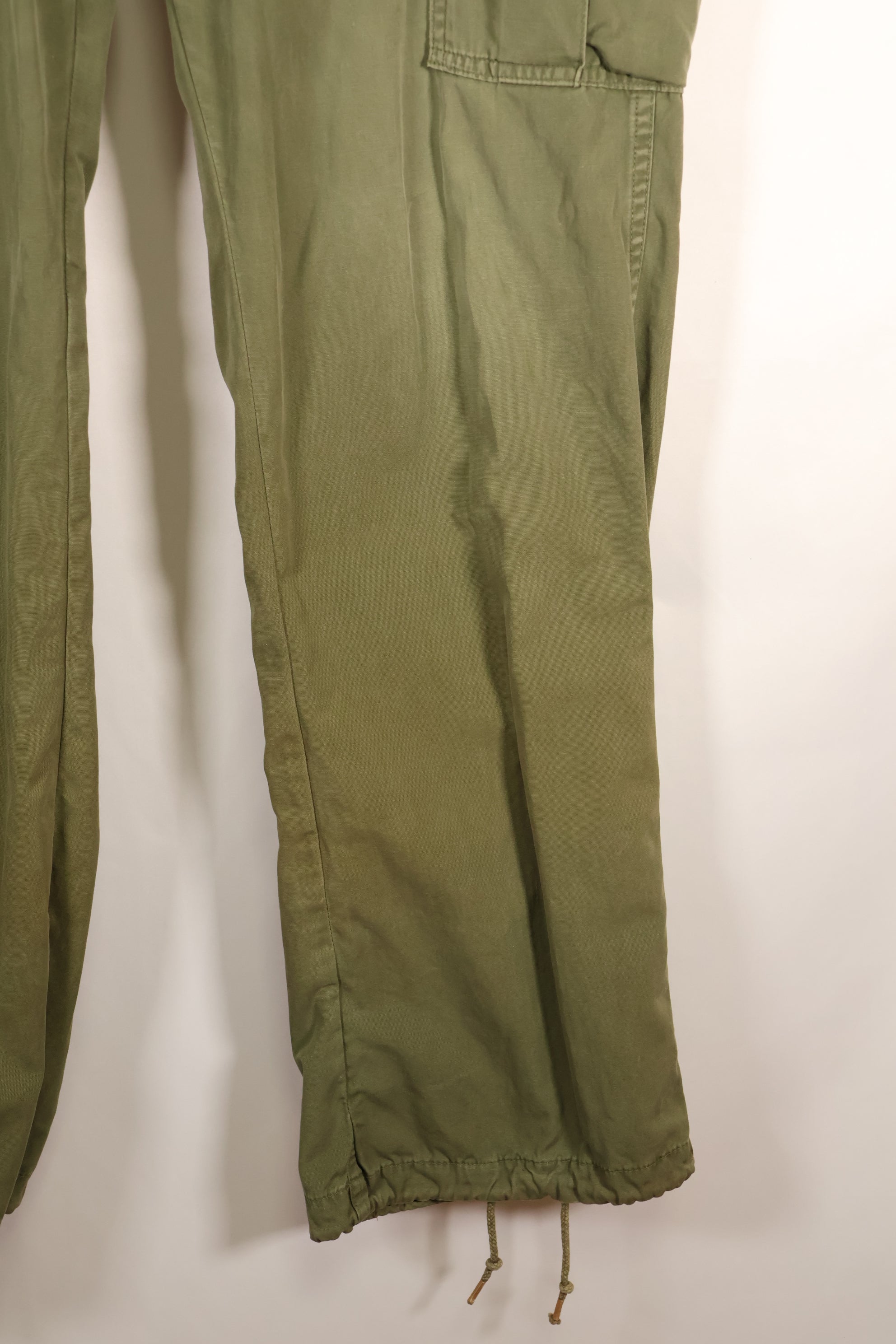 1963 contract, estimated XS 1st Model Jungle Fatigue pants, used with strong signs of use.