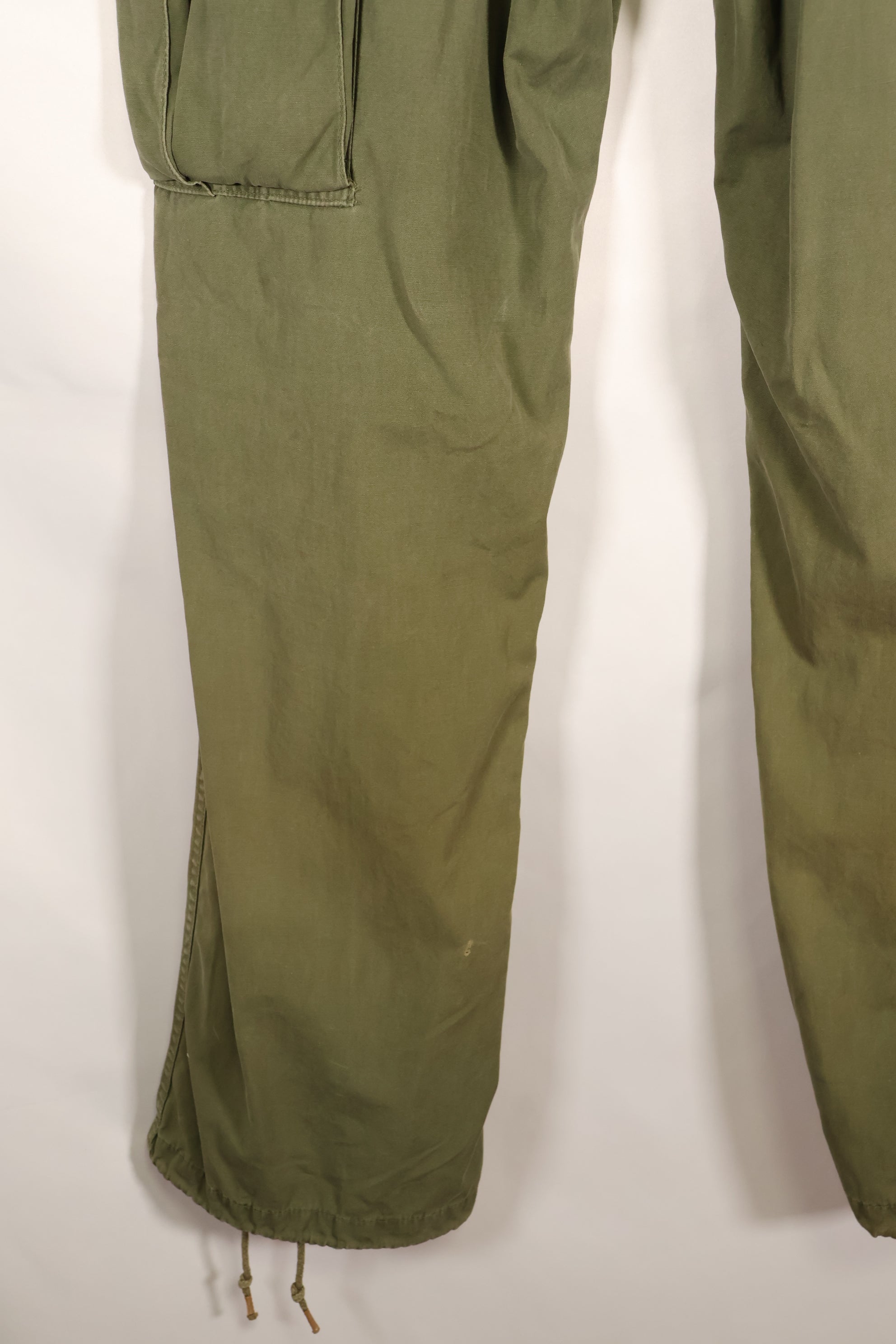1963 contract, estimated XS 1st Model Jungle Fatigue pants, used with strong signs of use.