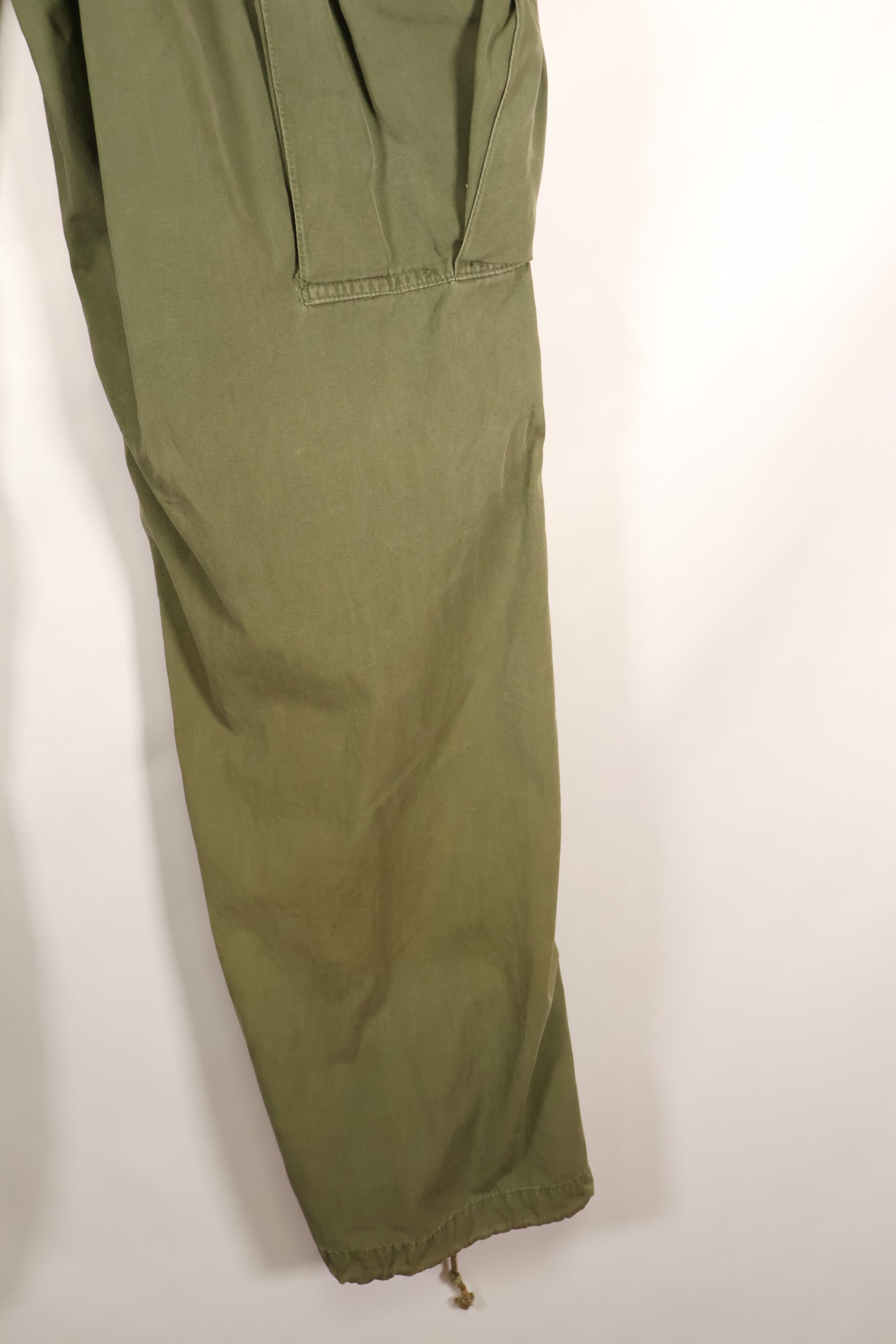 1963 contract, estimated XS 1st Model Jungle Fatigue pants, used with strong signs of use.