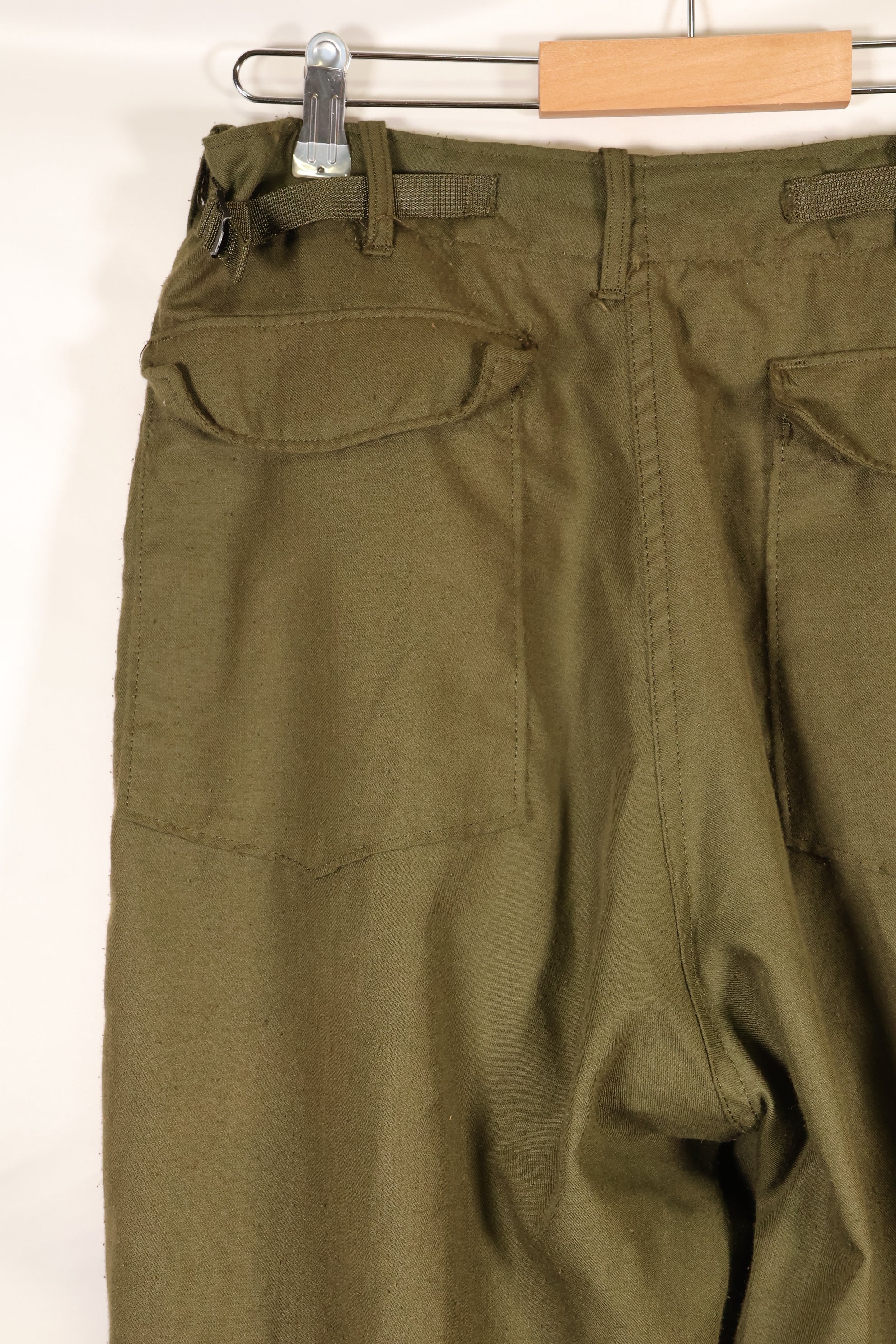 Early 1970s, estimated MEDIUM pilot fireproof pants, size tag missing, used.