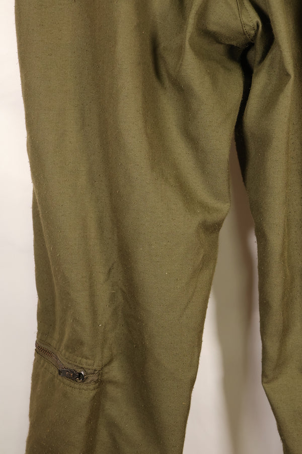 Early 1970s, estimated MEDIUM pilot fireproof pants, size tag missing, used.
