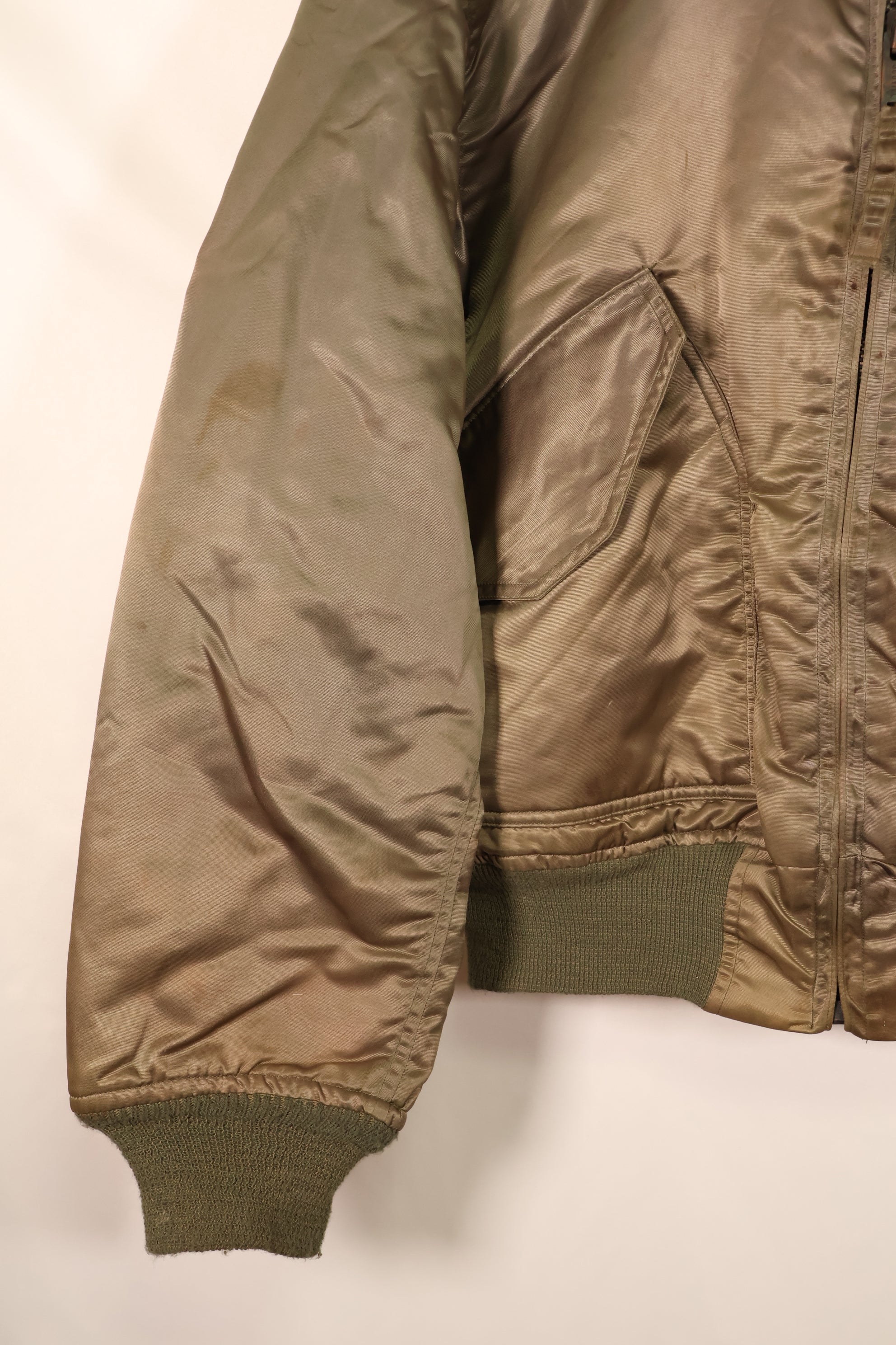 1986 Contract, MEDIUM, U.S. Navy, CWU-45P, Intermediate Zone, Flight Jacket, Used