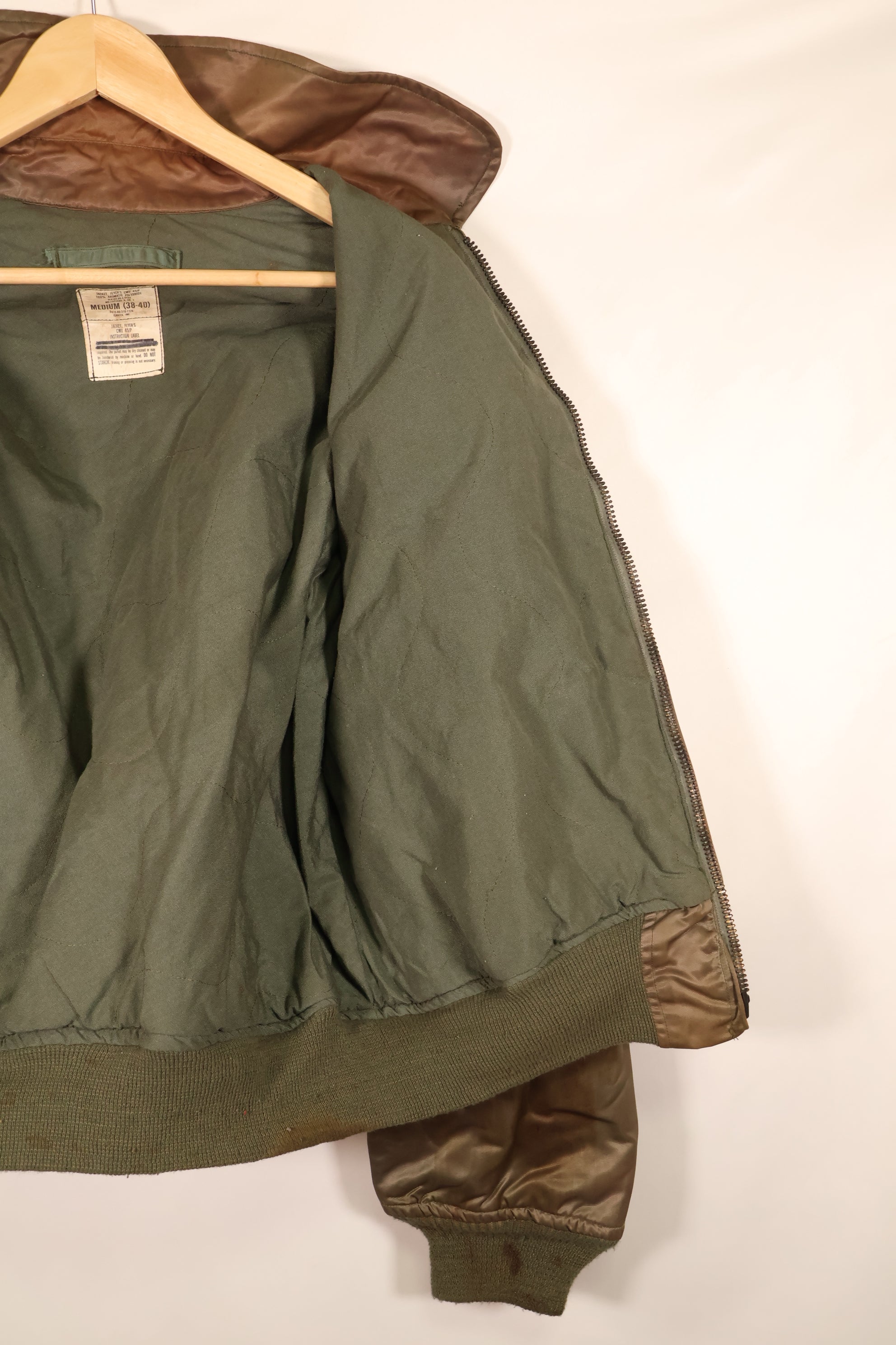 1986 Contract, MEDIUM, U.S. Navy, CWU-45P, Intermediate Zone, Flight Jacket, Used